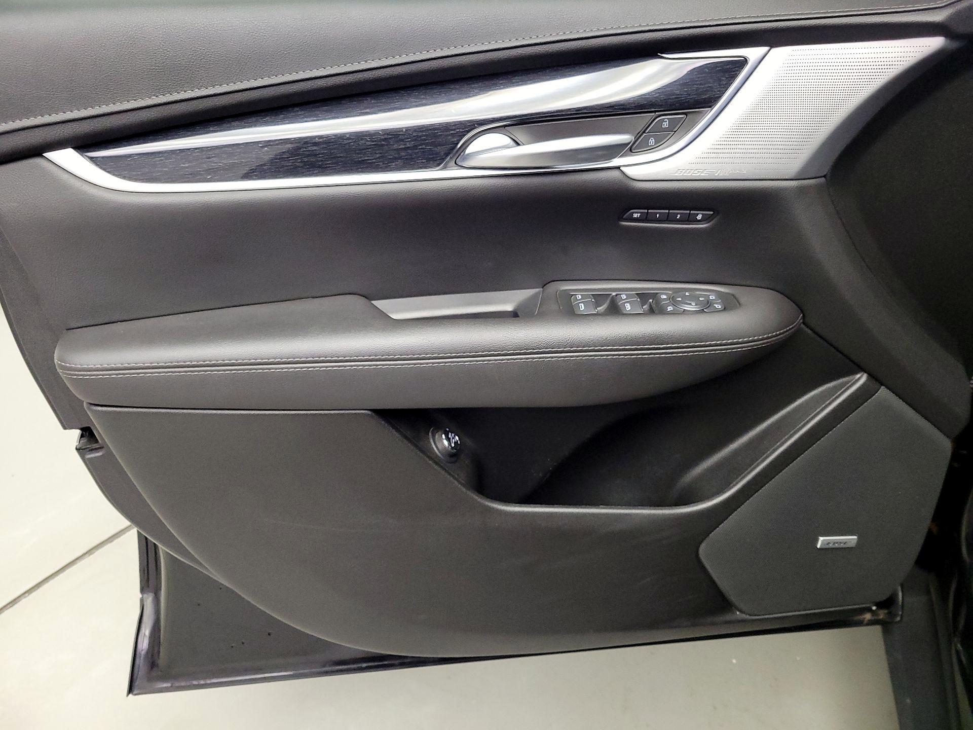Thumbnail: 2023 Cadillac XT5 - 12