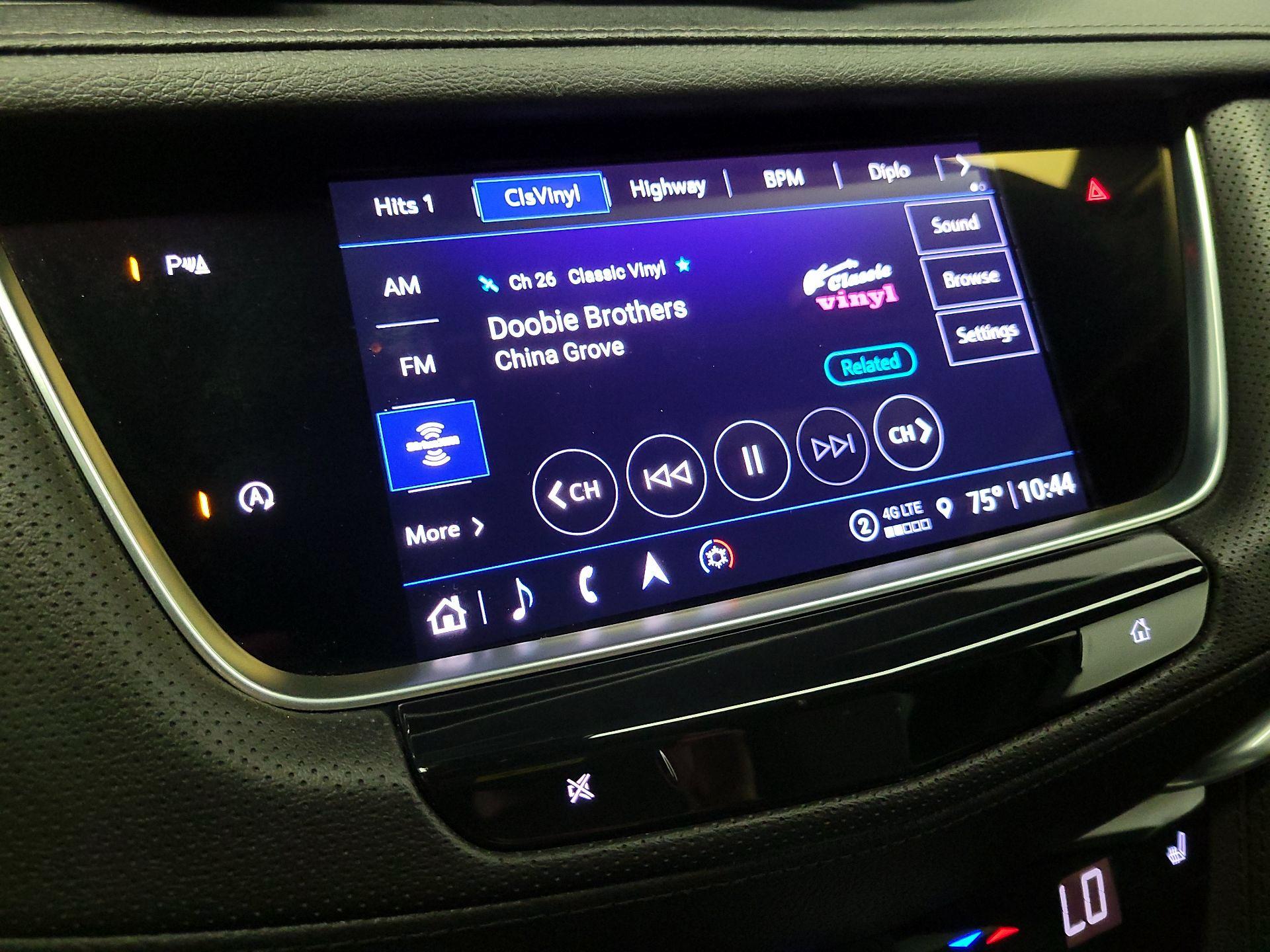 Thumbnail: 2023 Cadillac XT5 - 16