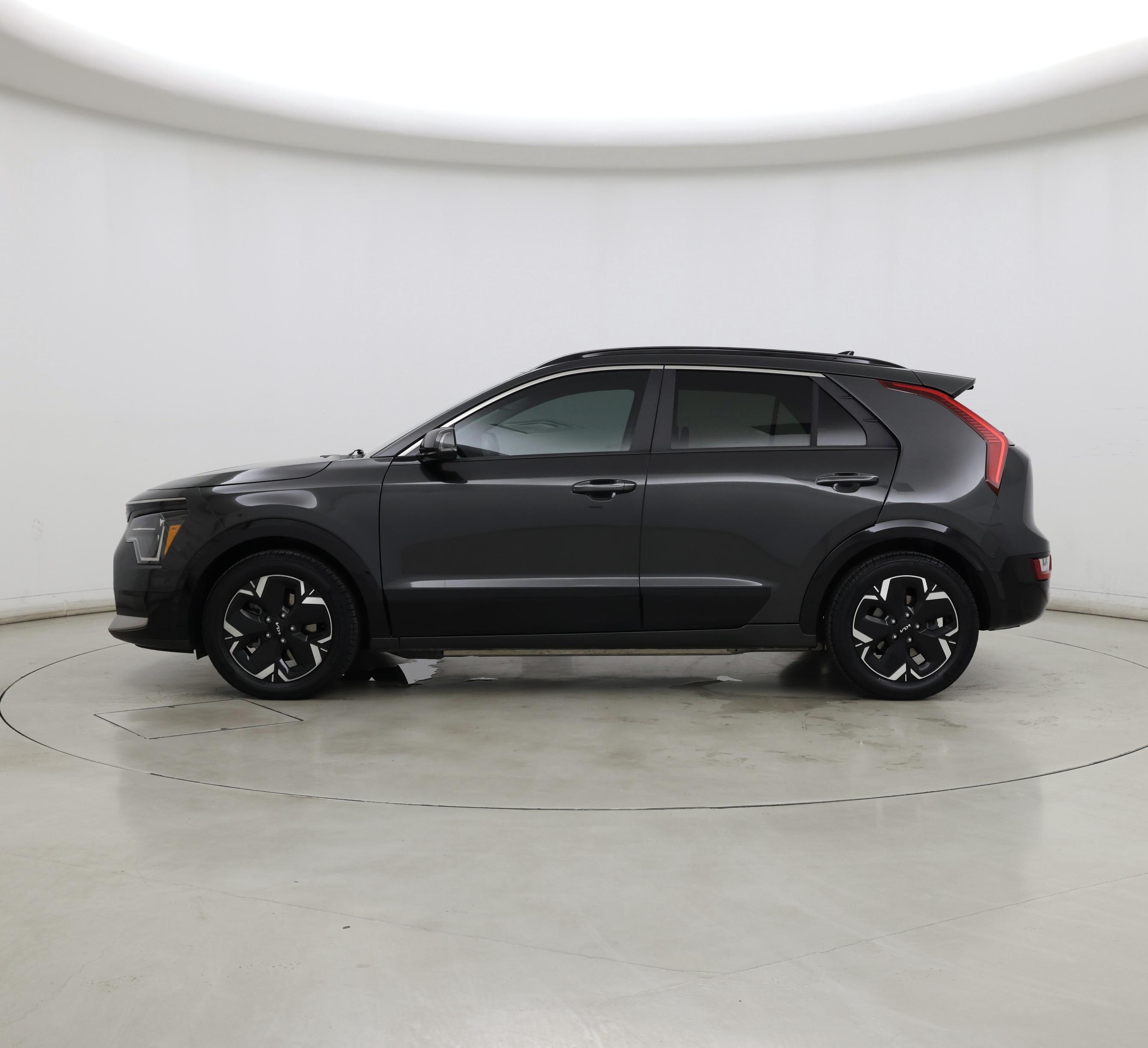 Thumbnail: 2023 Kia Niro - 3