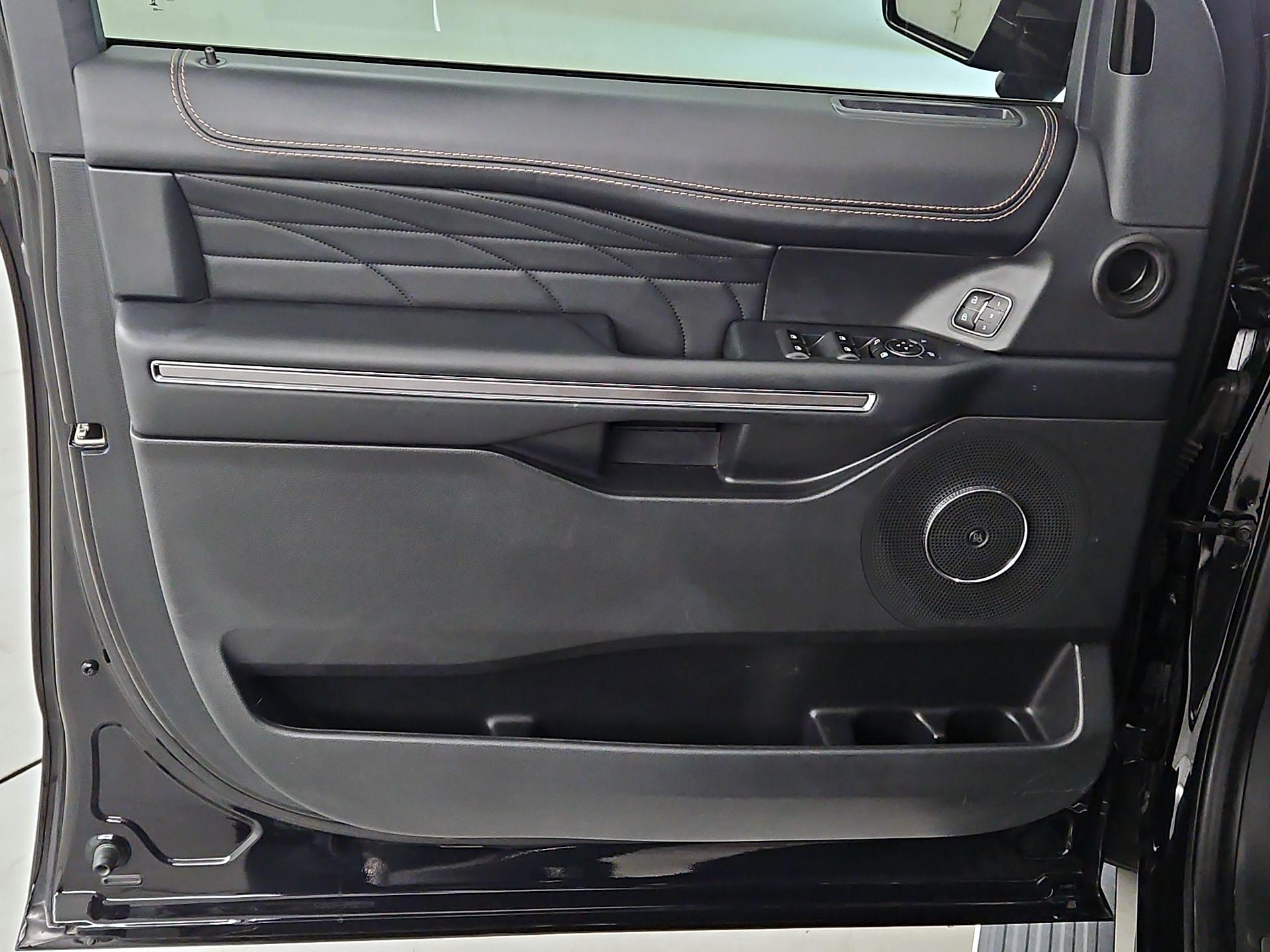 Thumbnail: 2023 Ford Expedition - 12