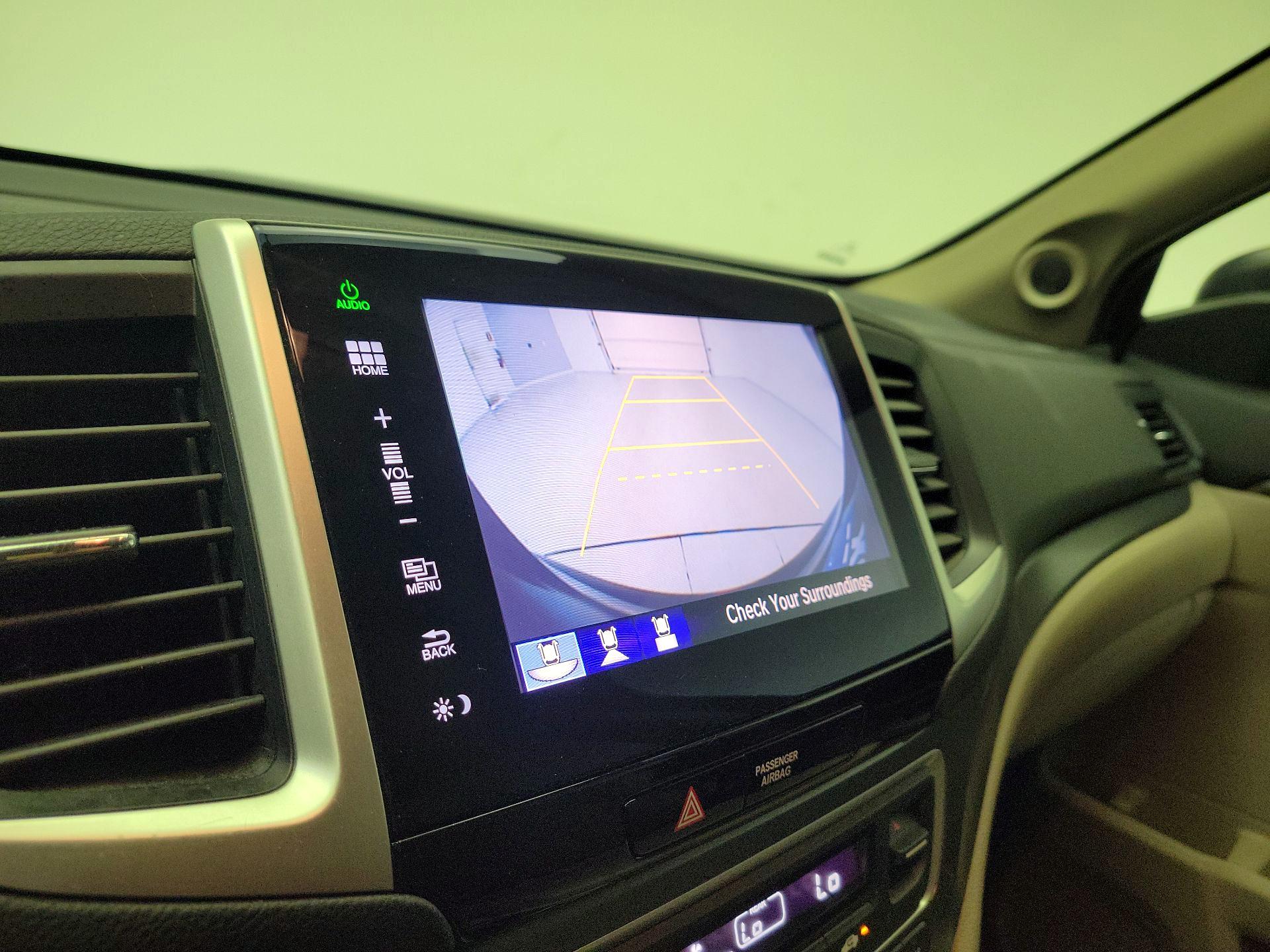 Thumbnail: 2016 Honda Pilot - 14