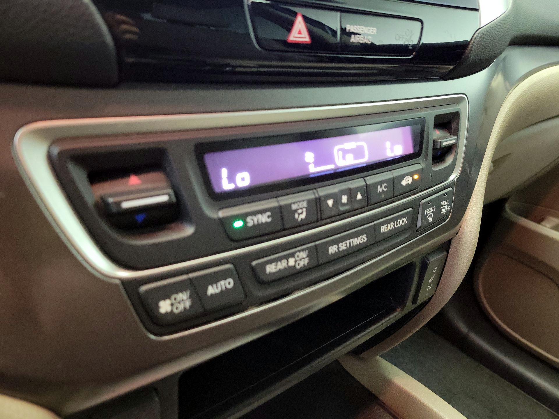 Thumbnail: 2016 Honda Pilot - 16
