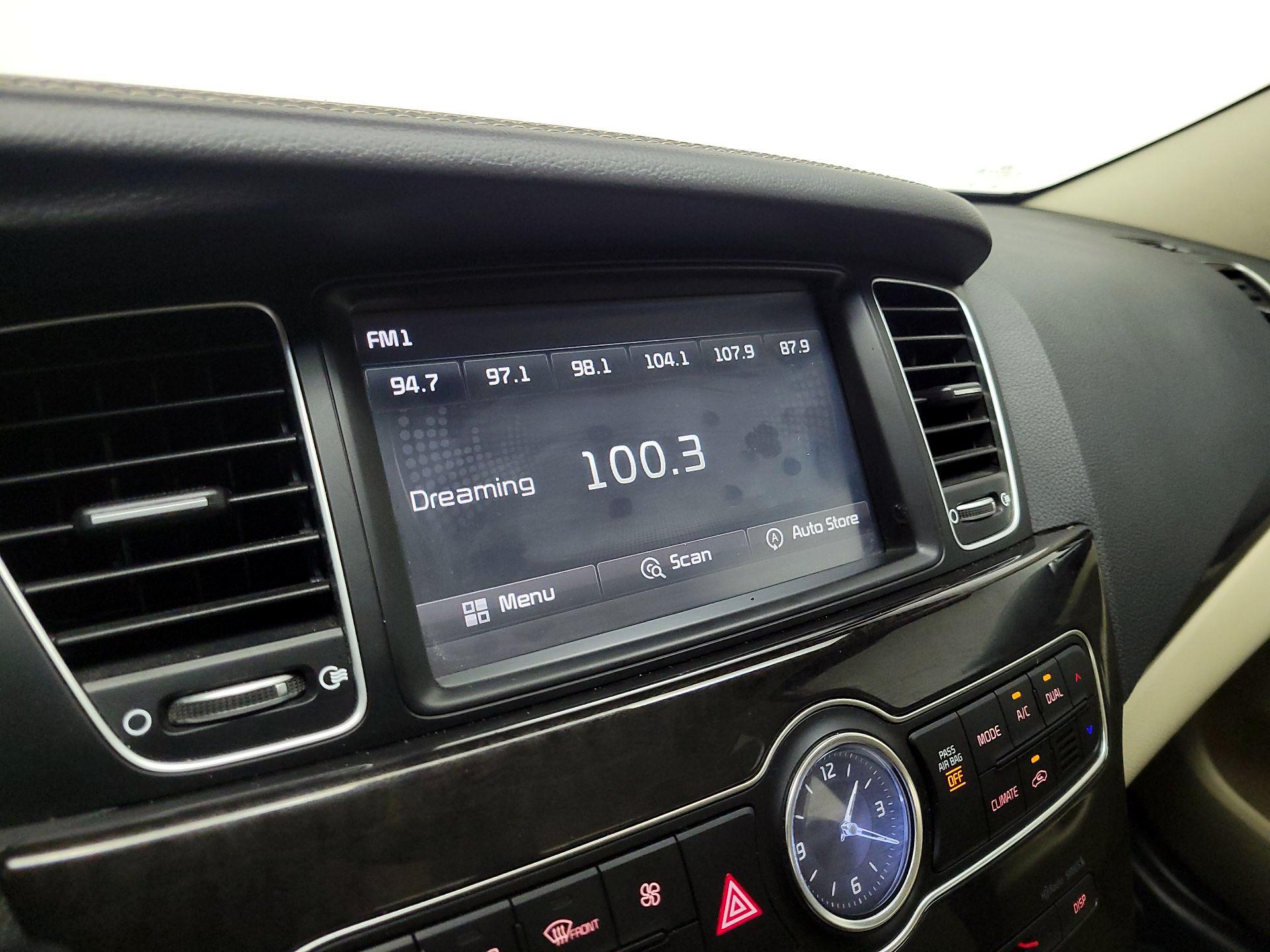 Thumbnail: 2016 Kia Cadenza - 16
