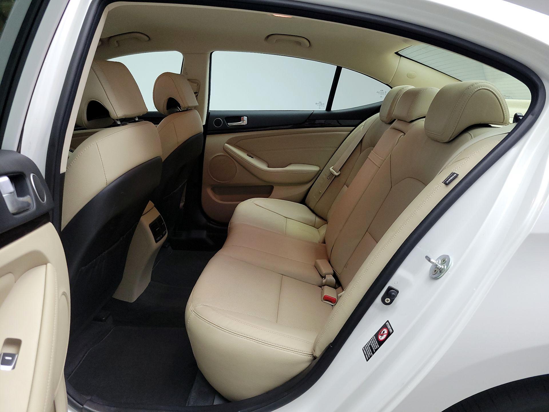 Thumbnail: 2016 Kia Cadenza - 20