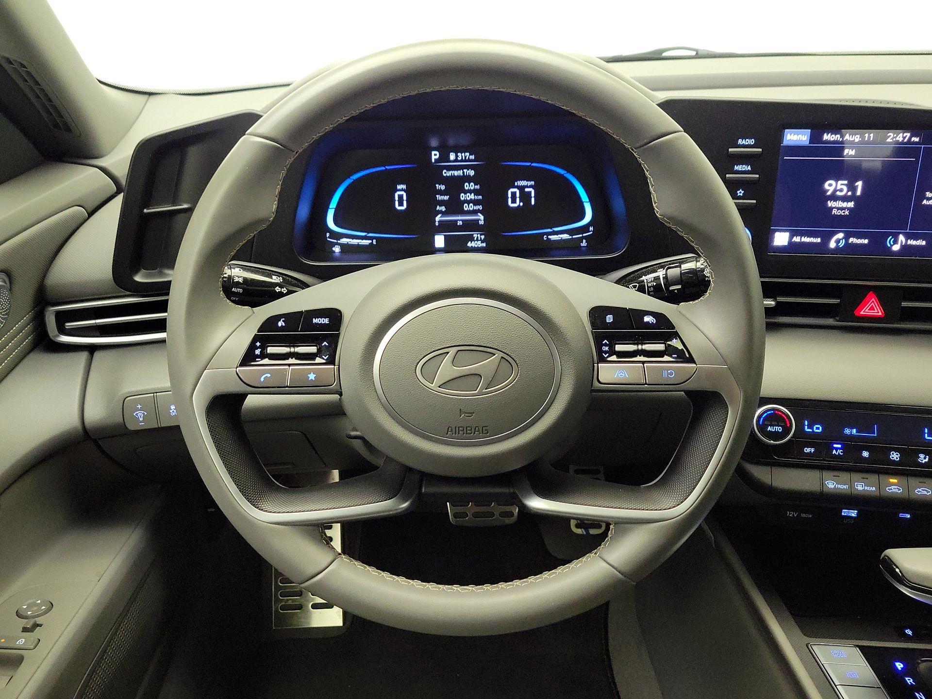 Thumbnail: 2025 Hyundai Elantra - 10