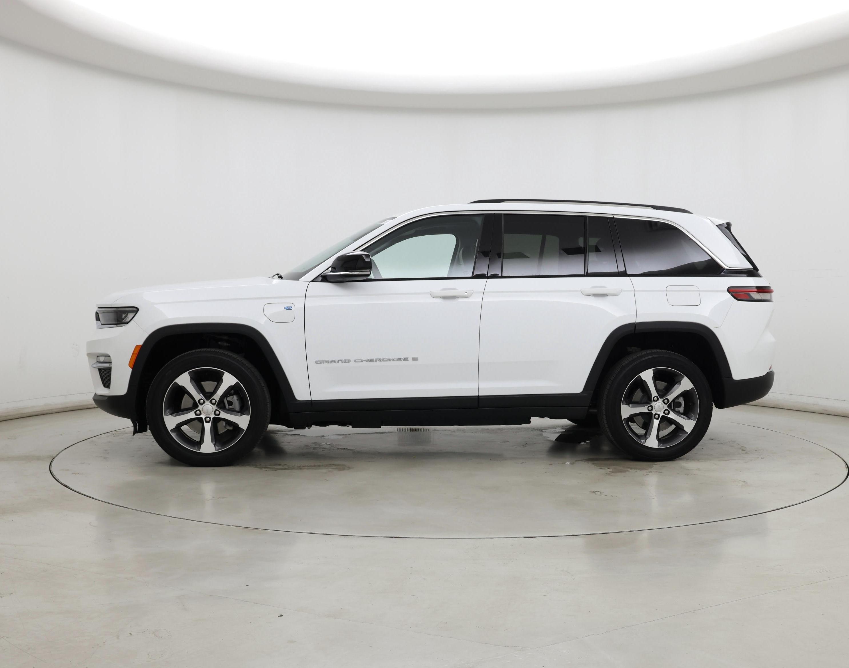Thumbnail: 2023 Jeep Grand Cherokee - 3