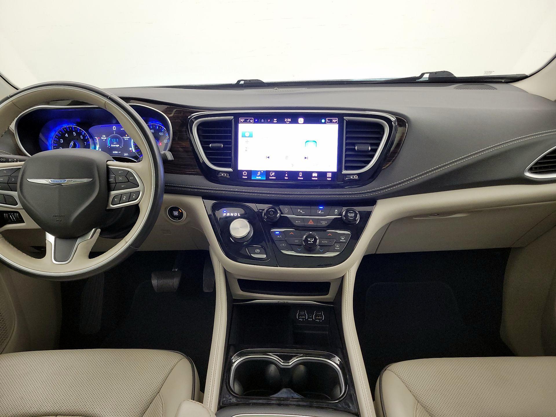 Thumbnail: 2021 Chrysler Pacifica - 9