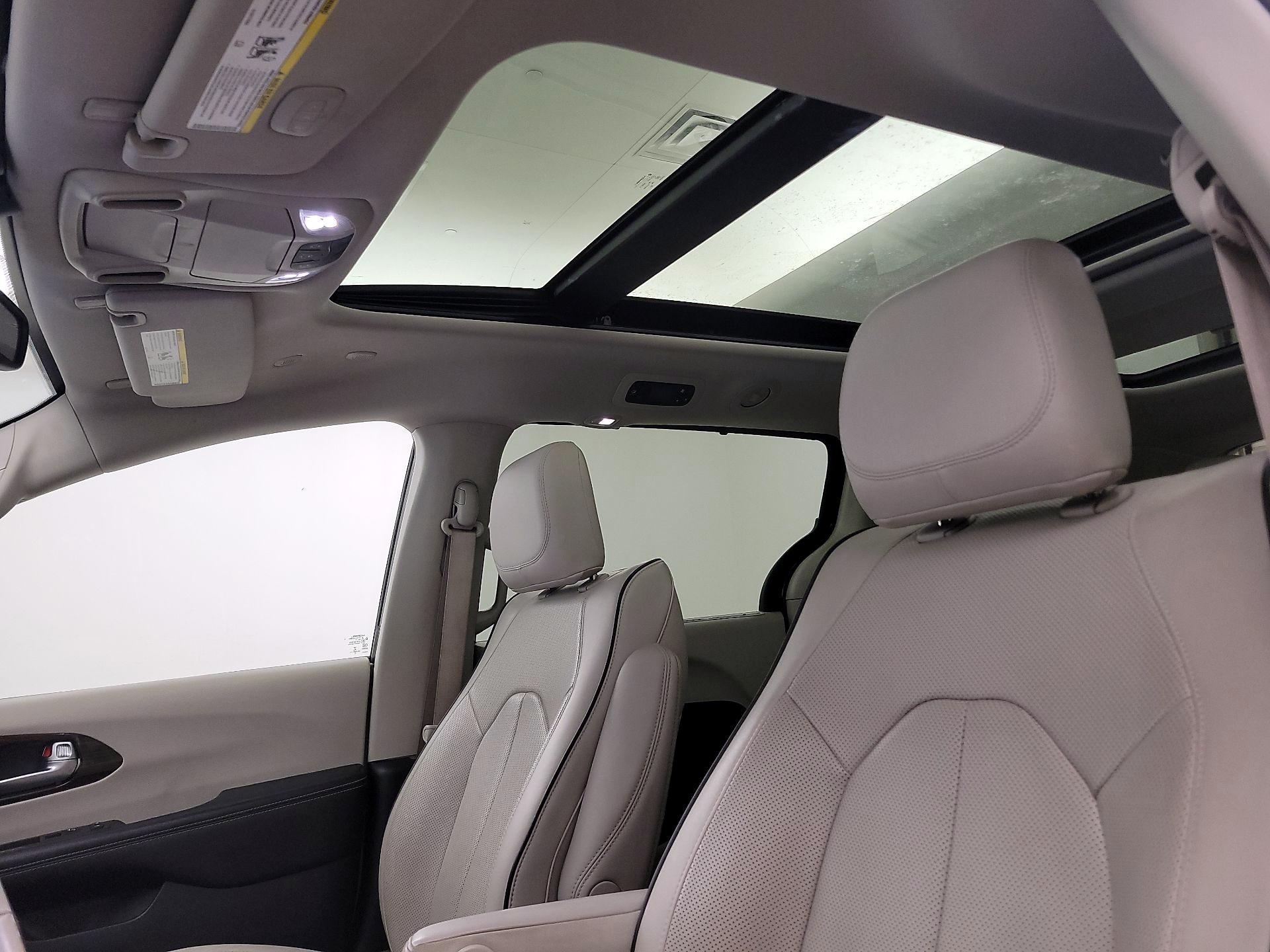 Thumbnail: 2021 Chrysler Pacifica - 20