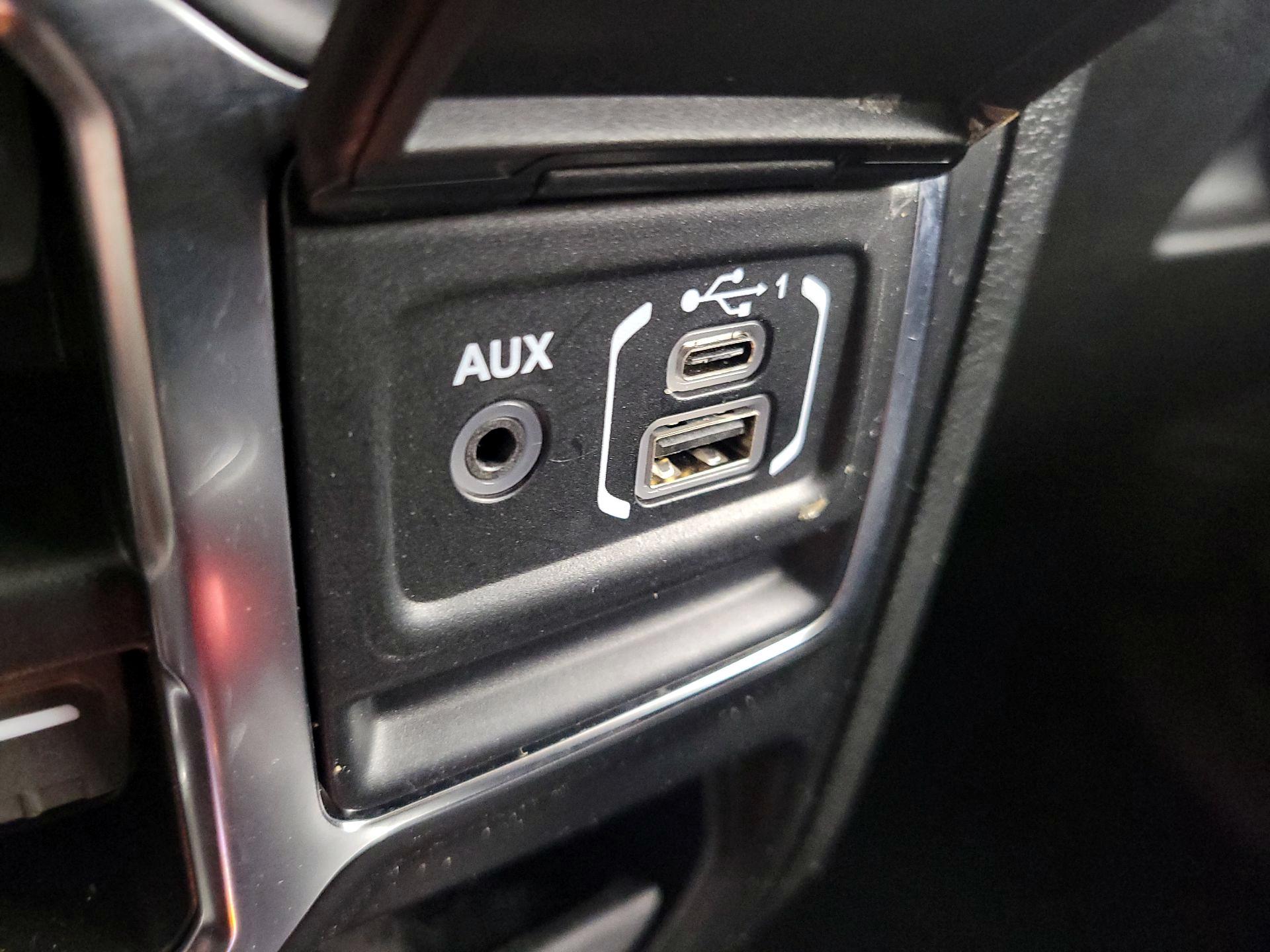 Thumbnail: 2023 Jeep Wrangler - 19