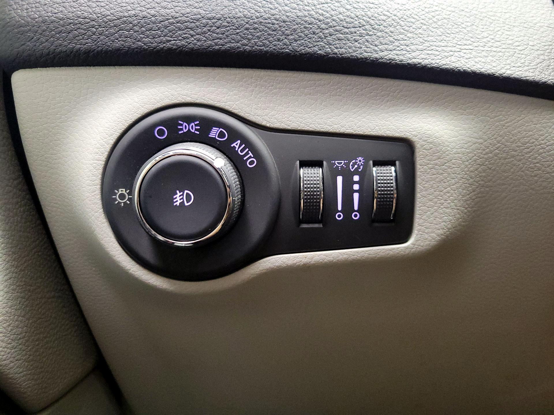 Thumbnail: 2018 Jeep Compass - 13