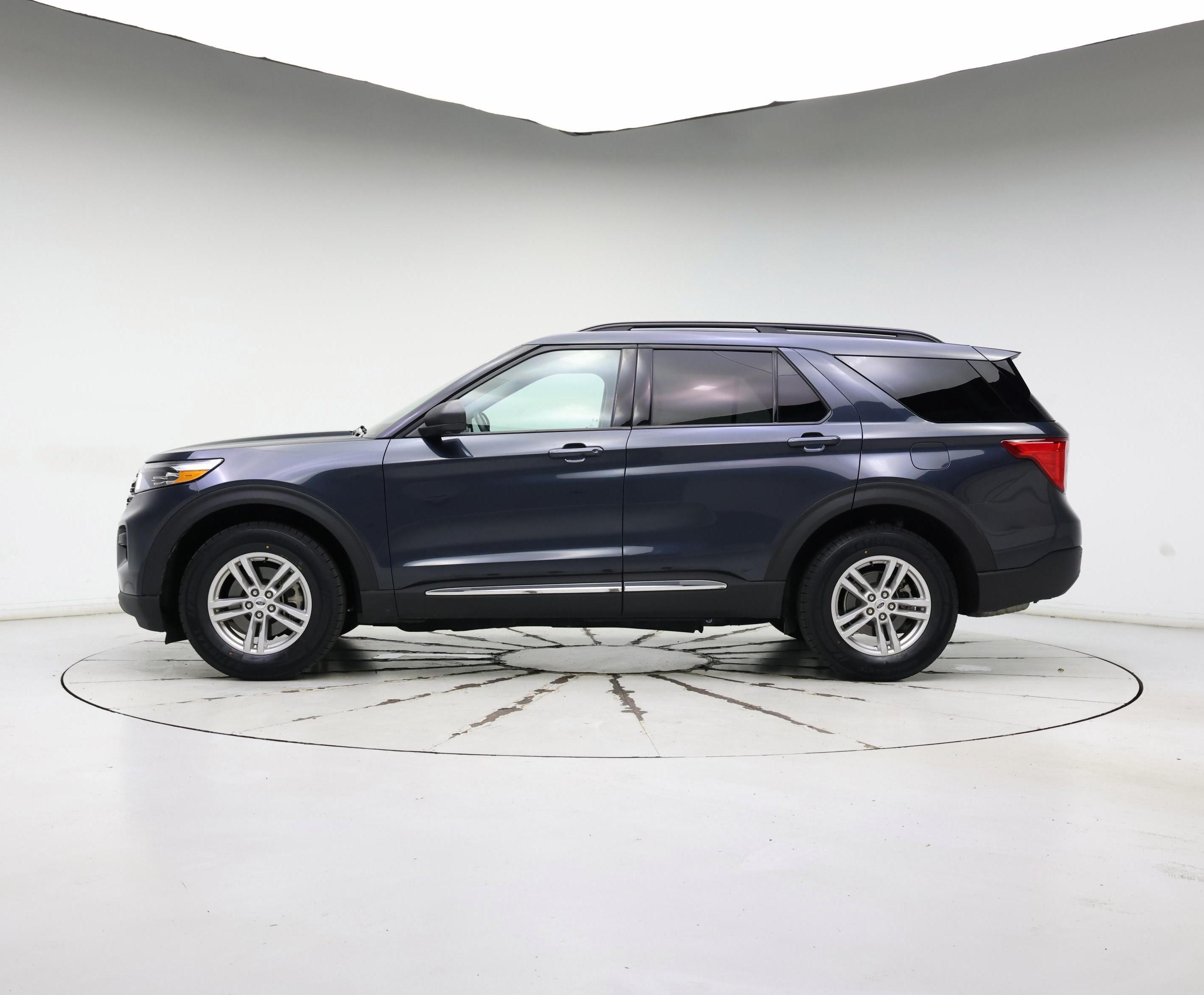 Thumbnail: 2022 Ford Explorer - 3
