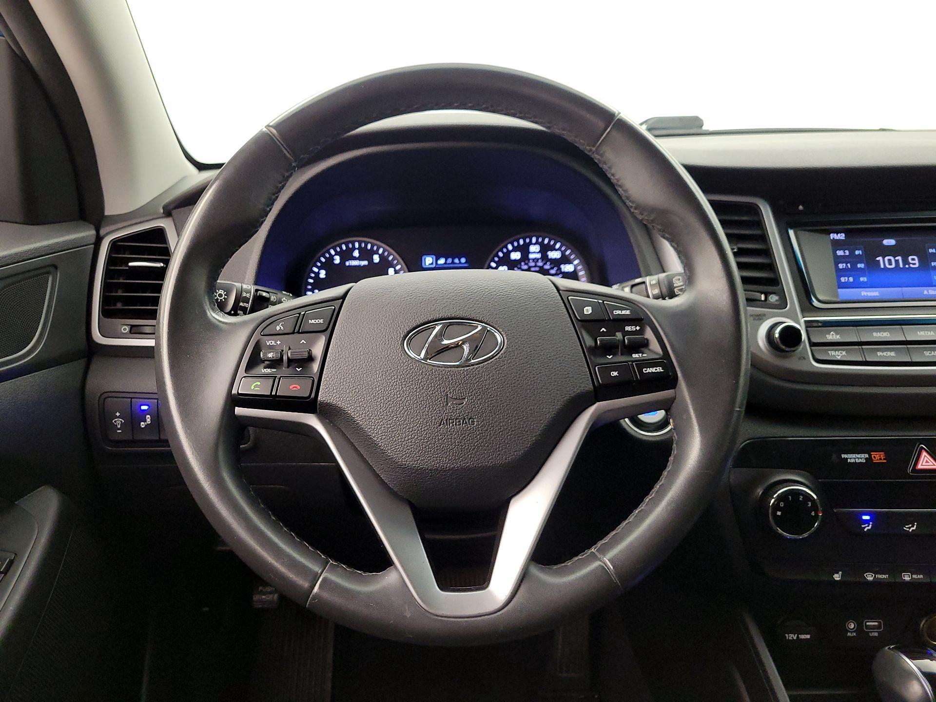 Thumbnail: 2016 Hyundai Tucson - 10