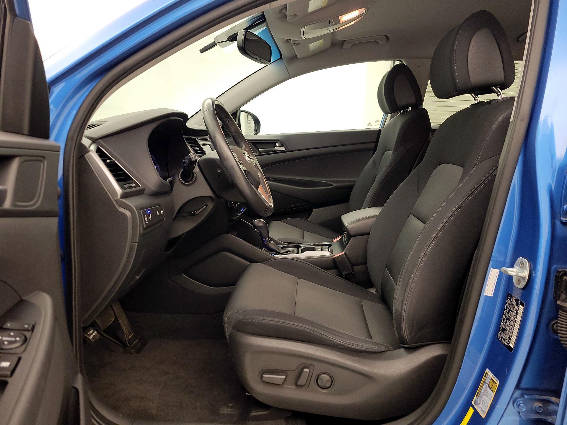 Thumbnail: 2016 Hyundai Tucson - 11