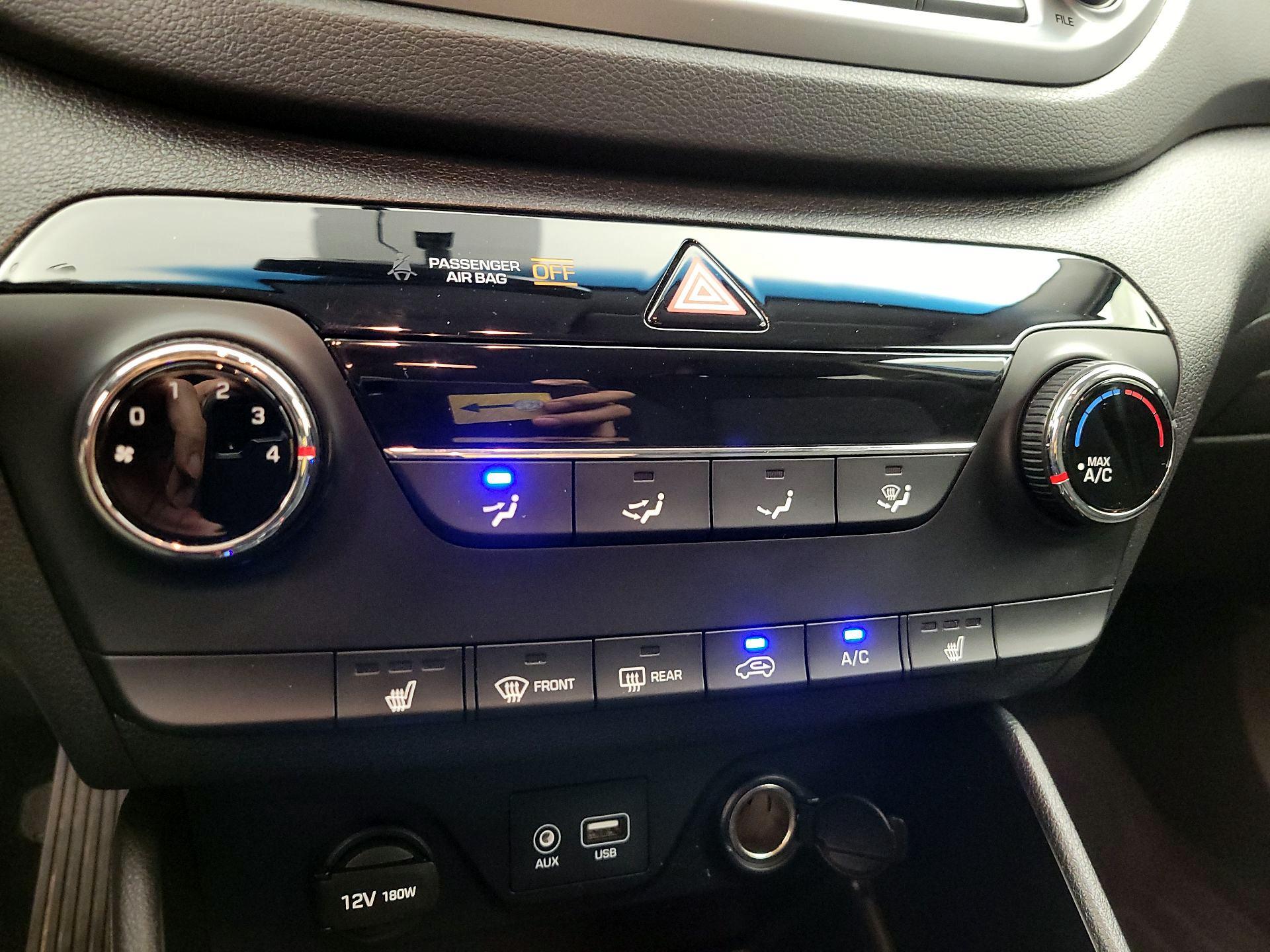 Thumbnail: 2016 Hyundai Tucson - 16