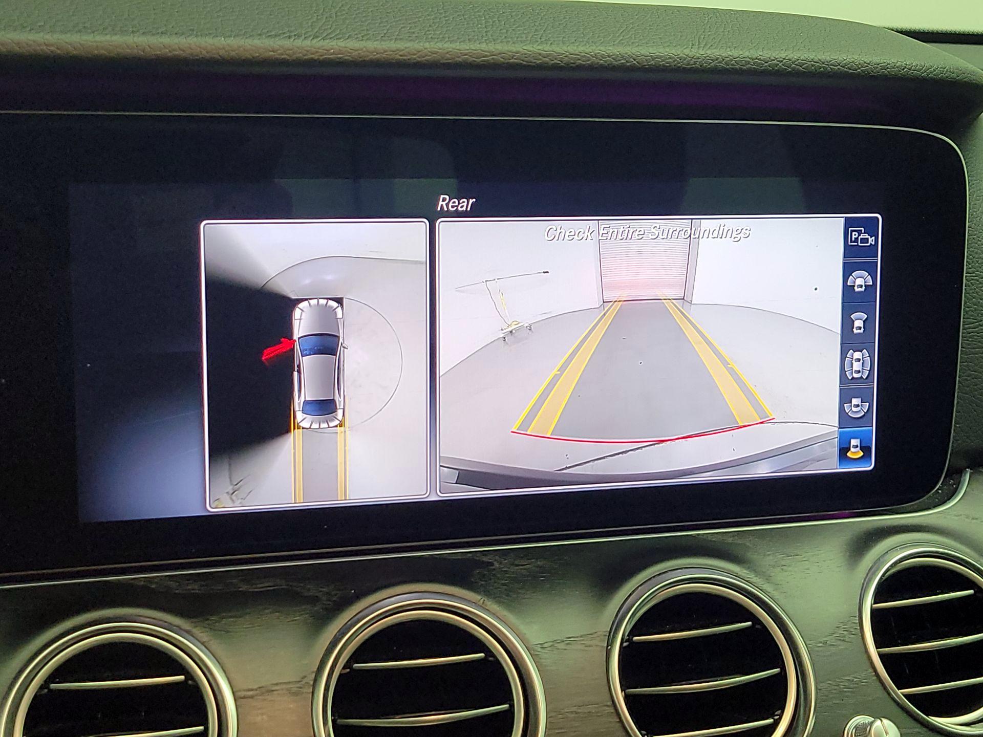 Thumbnail: 2020 Mercedes-Benz E-Class - 15