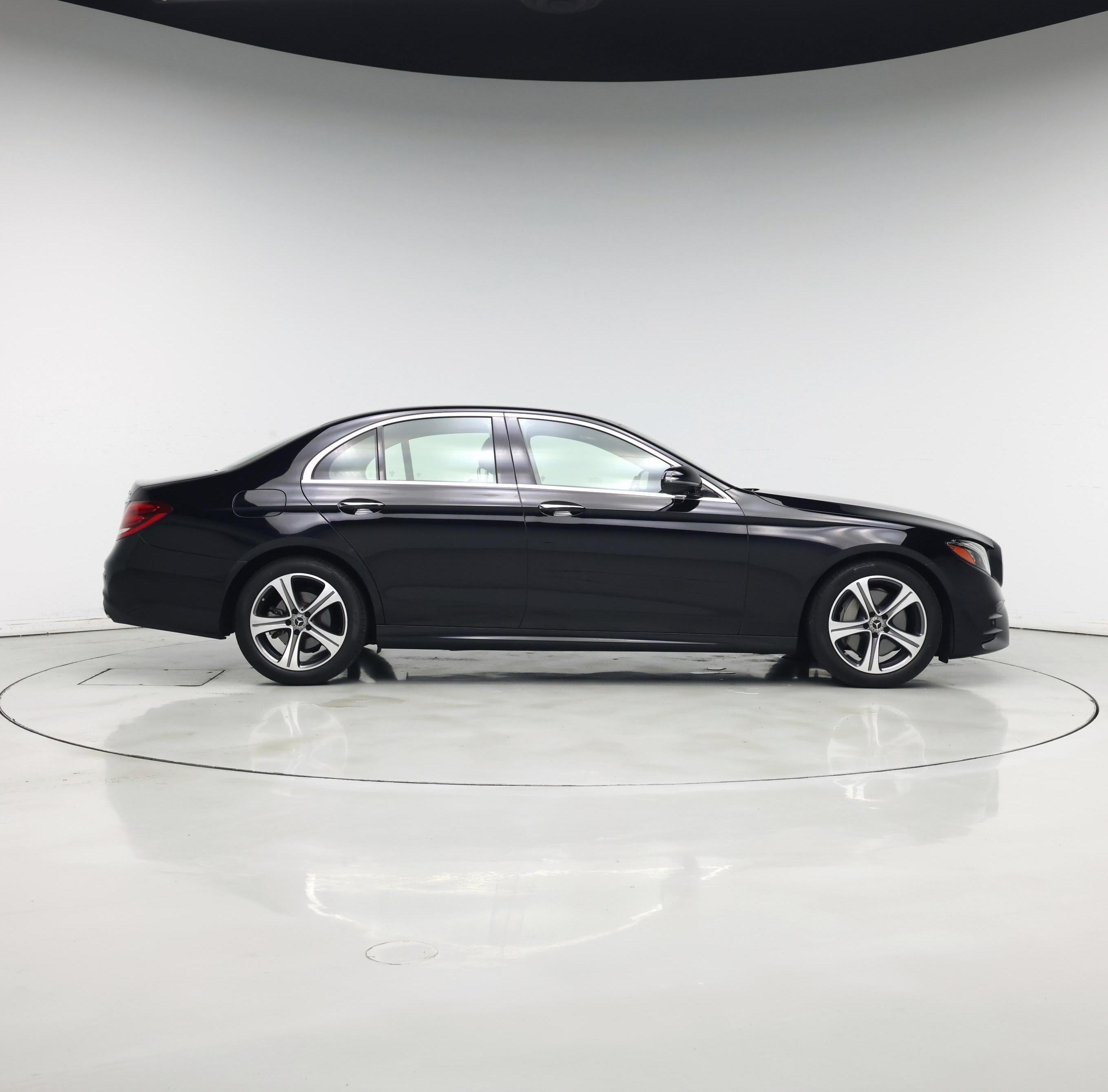 Thumbnail: 2020 Mercedes-Benz E-Class - 7