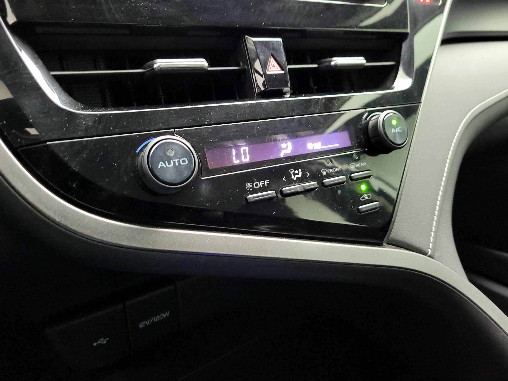Thumbnail: 2021 Toyota Camry - 16
