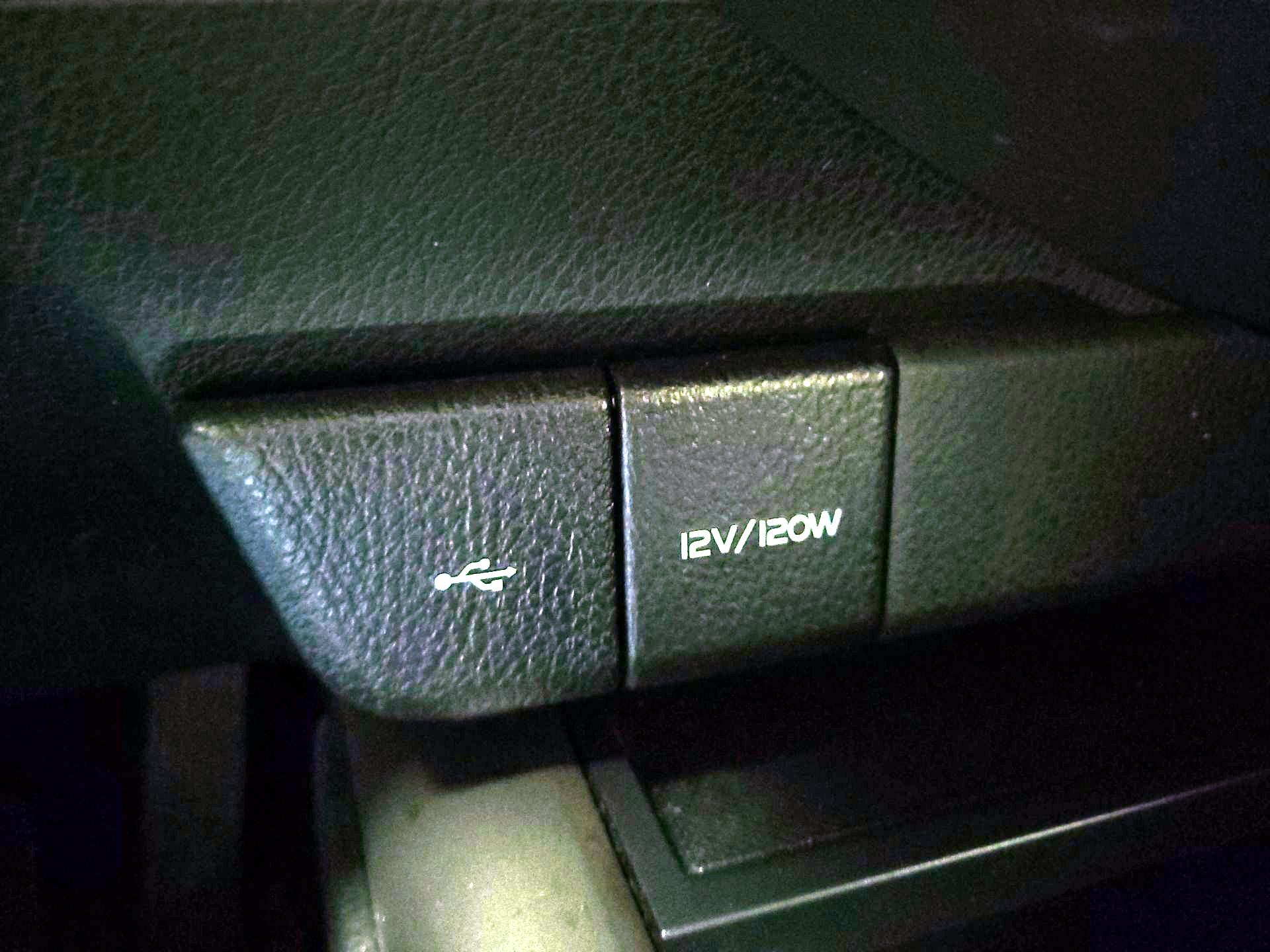 Thumbnail: 2021 Toyota Camry - 18