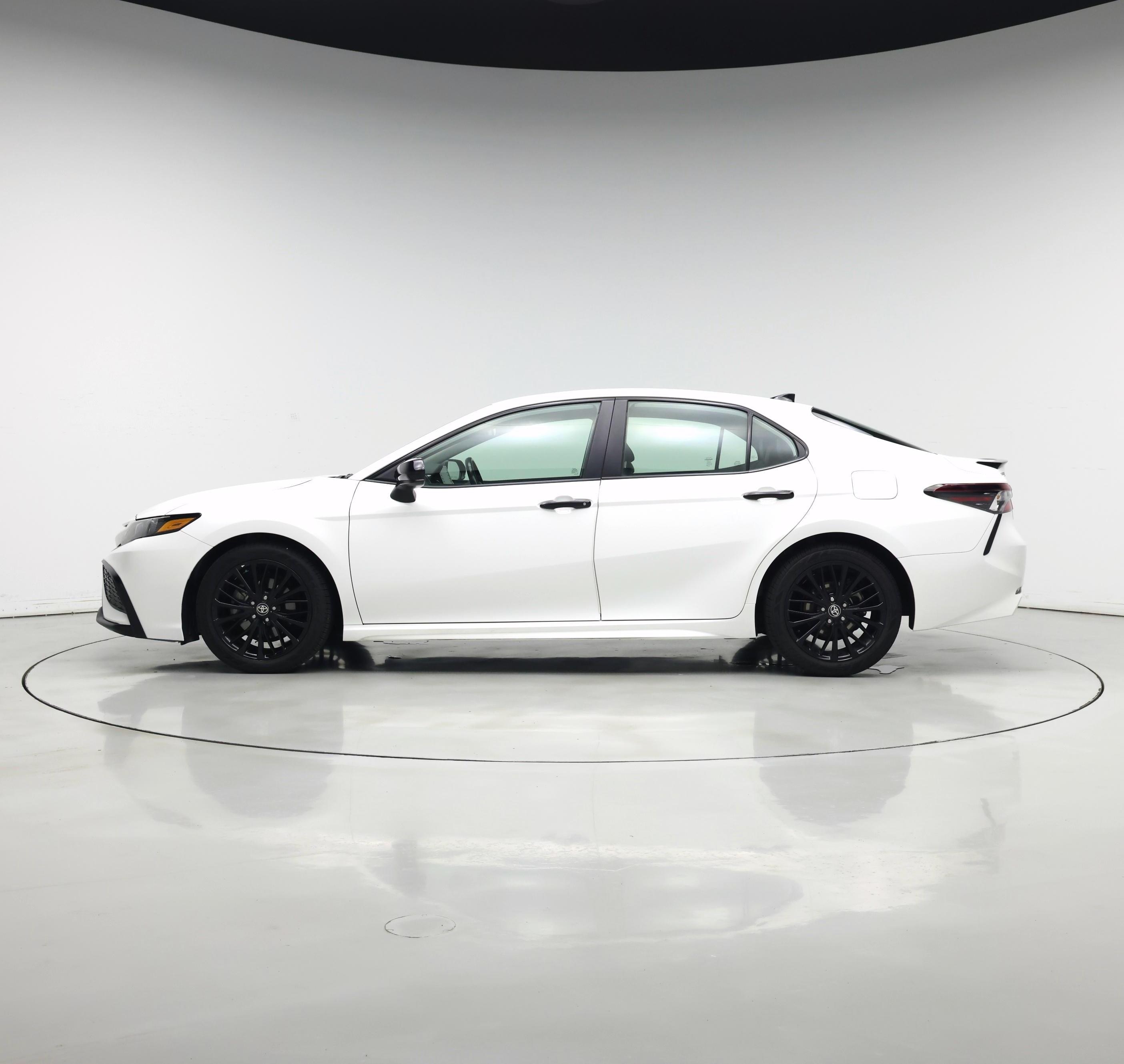 Thumbnail: 2021 Toyota Camry - 3