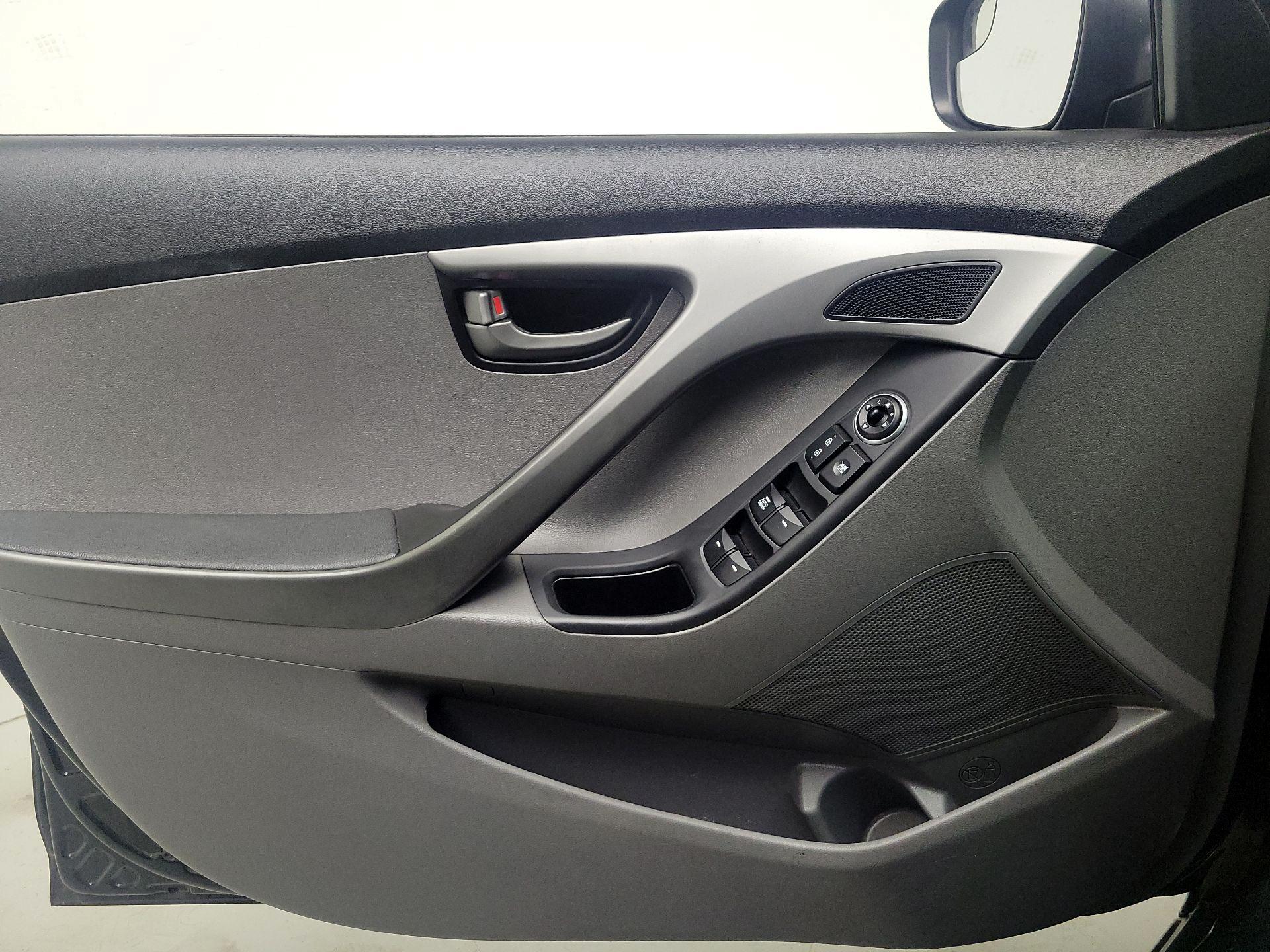 Thumbnail: 2015 Hyundai Elantra - 12