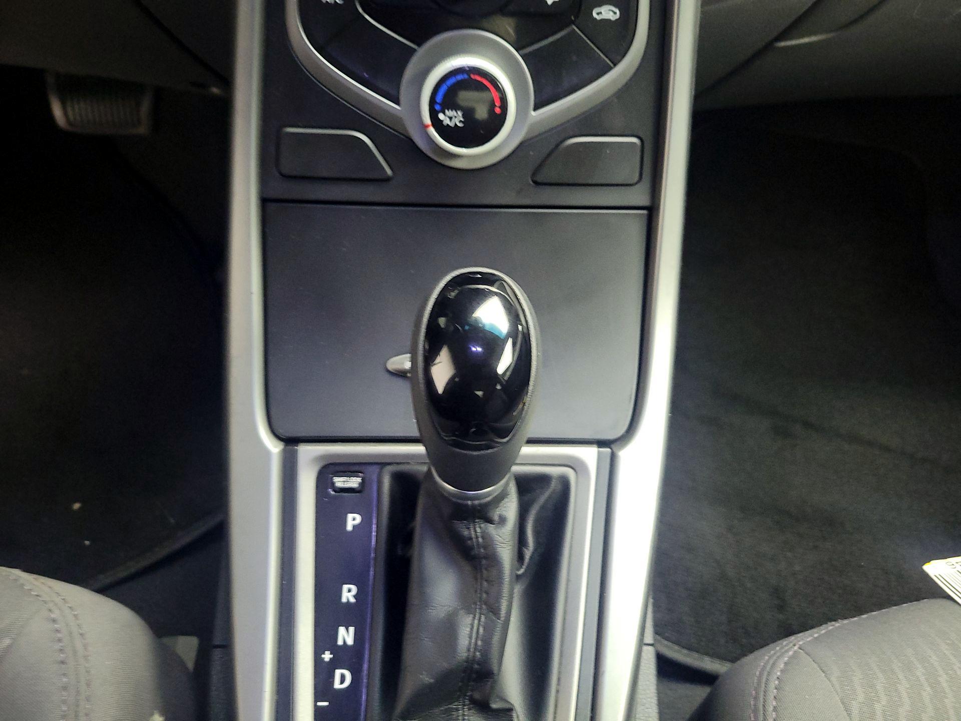 Thumbnail: 2015 Hyundai Elantra - 15
