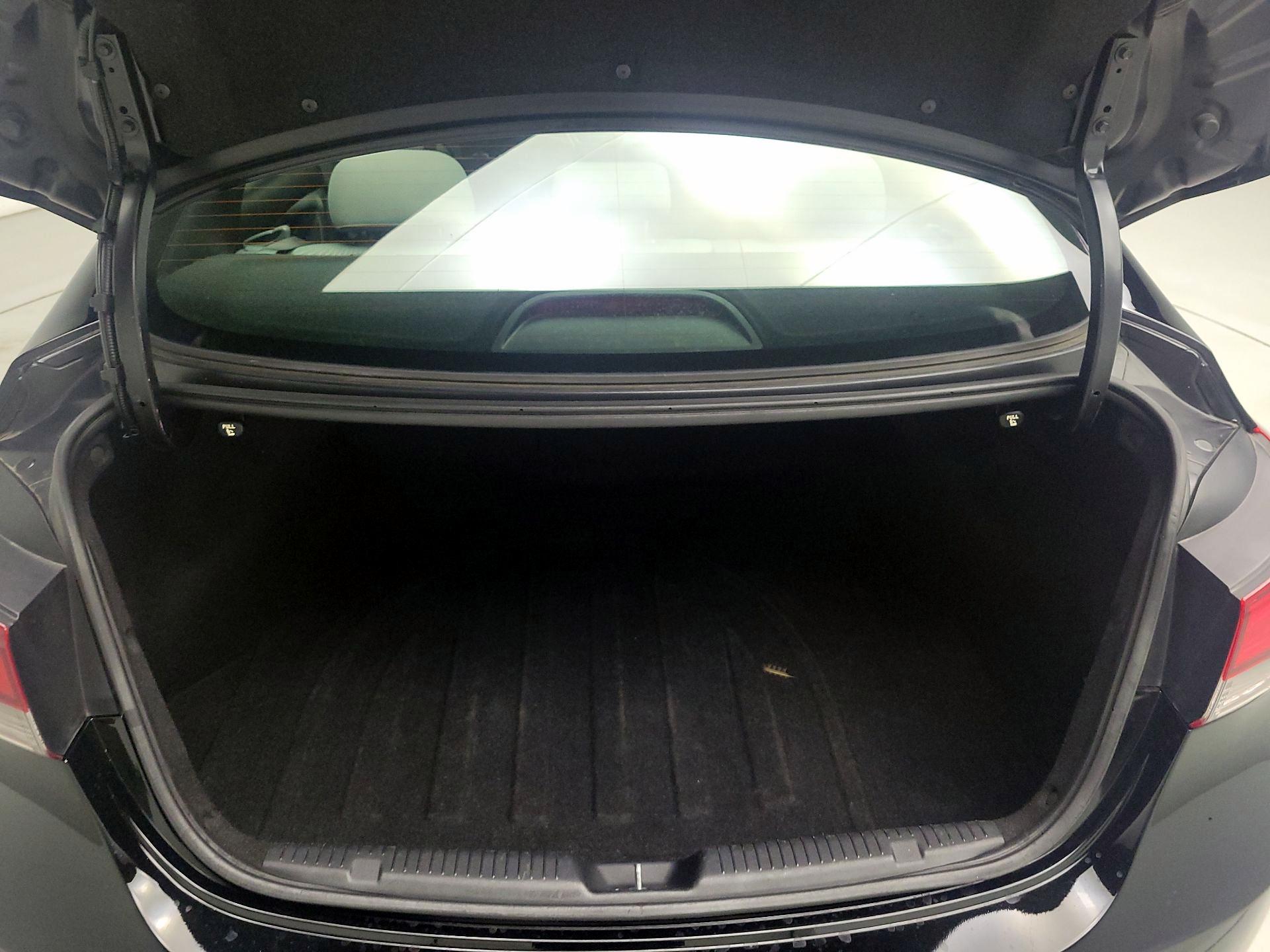 Thumbnail: 2015 Hyundai Elantra - 17