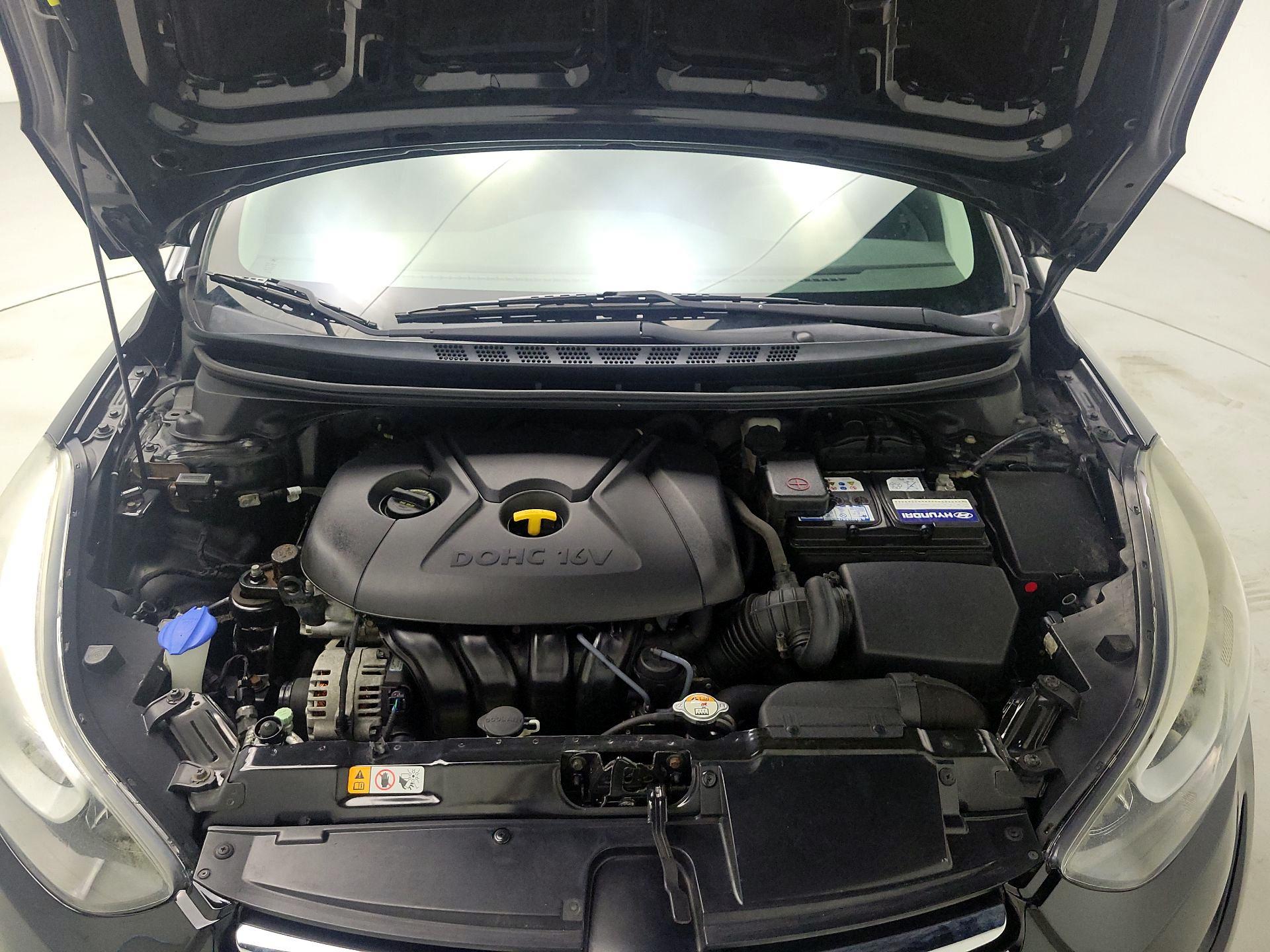 Thumbnail: 2015 Hyundai Elantra - 18