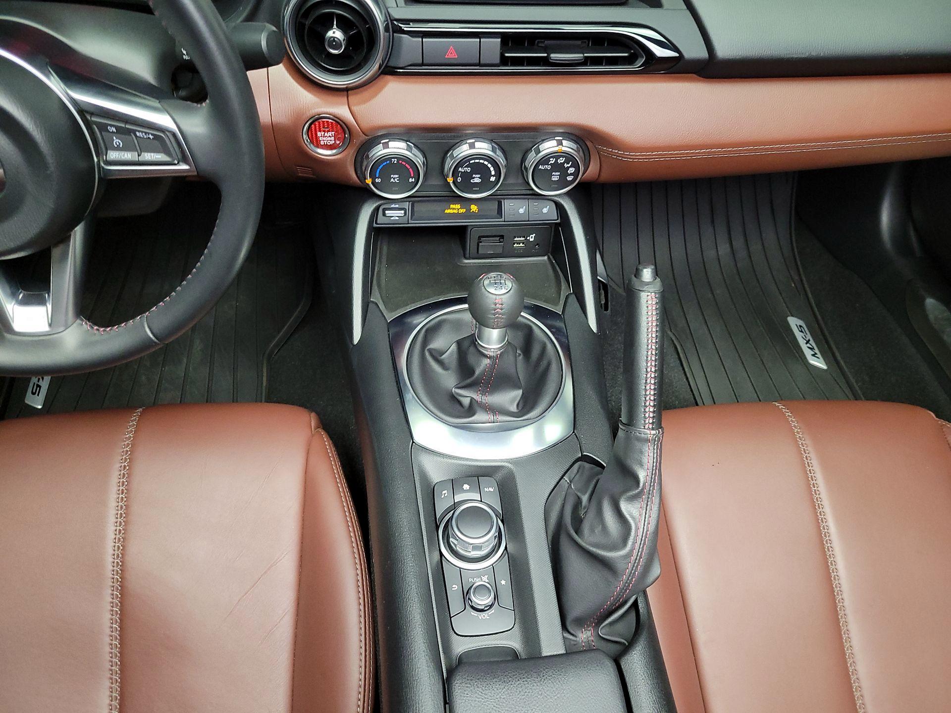 Thumbnail: 2019 Mazda MX-5 Miata - 18