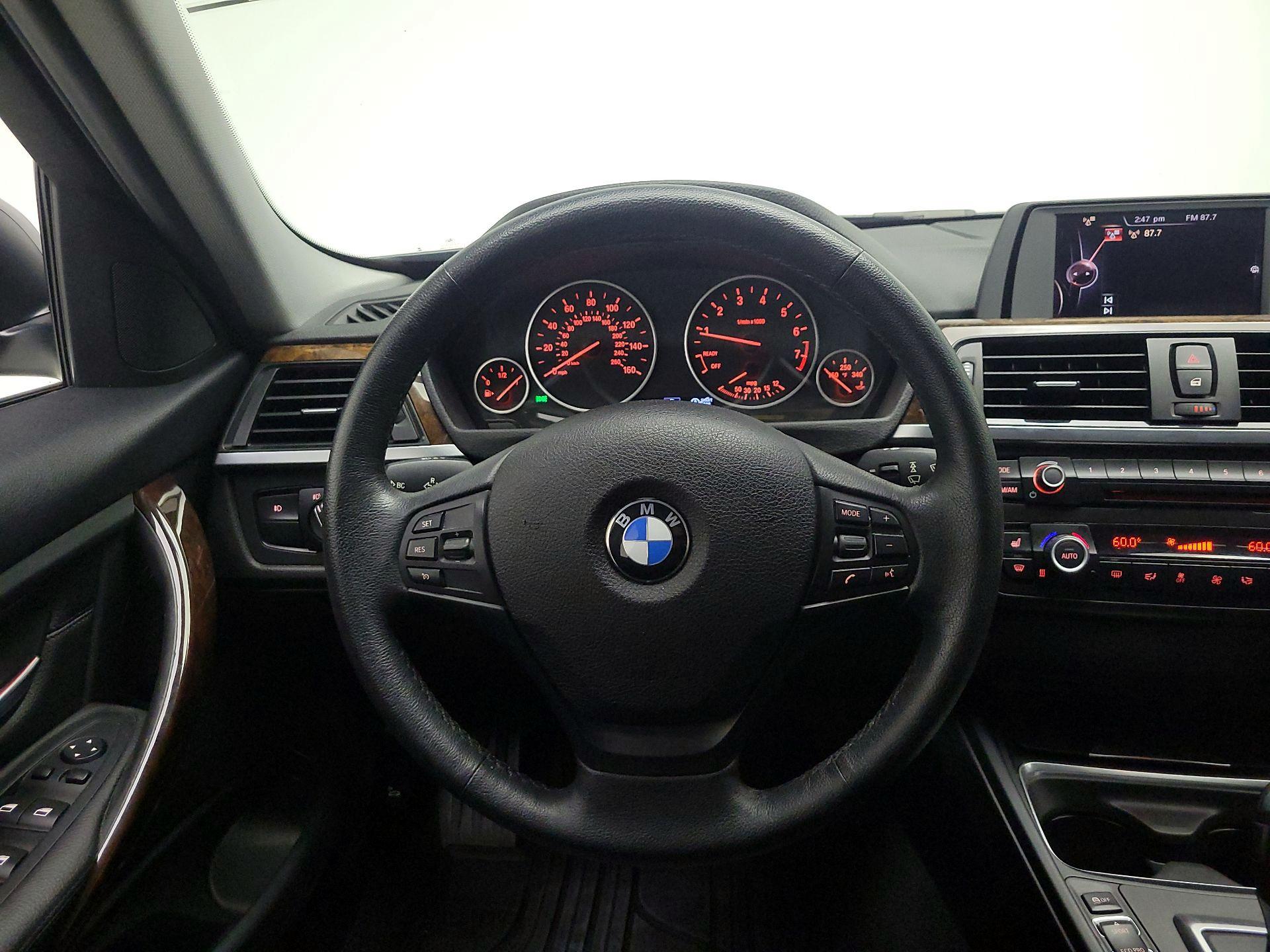 Thumbnail: 2015 BMW 3 Series - 10