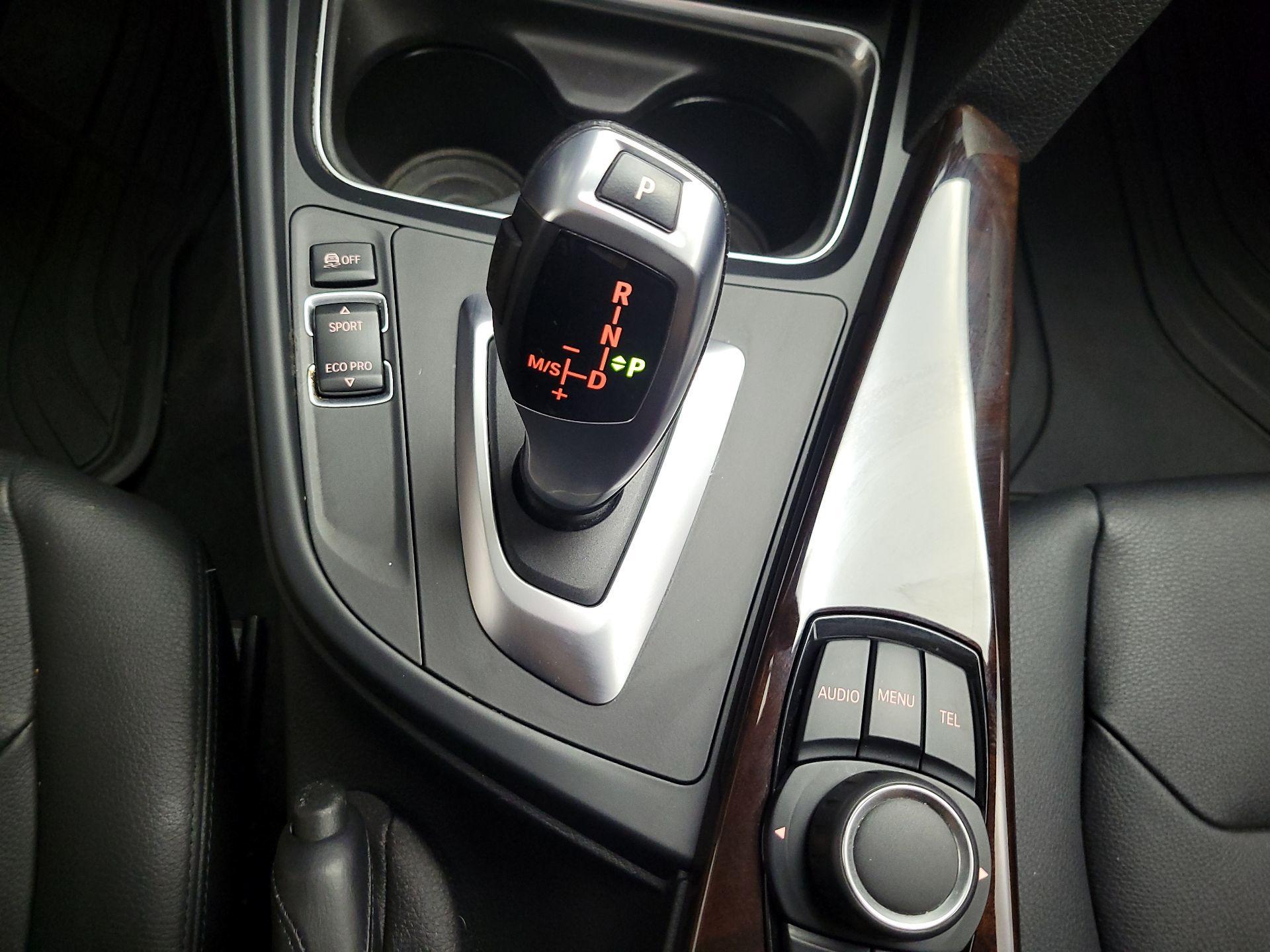 Thumbnail: 2015 BMW 3 Series - 16