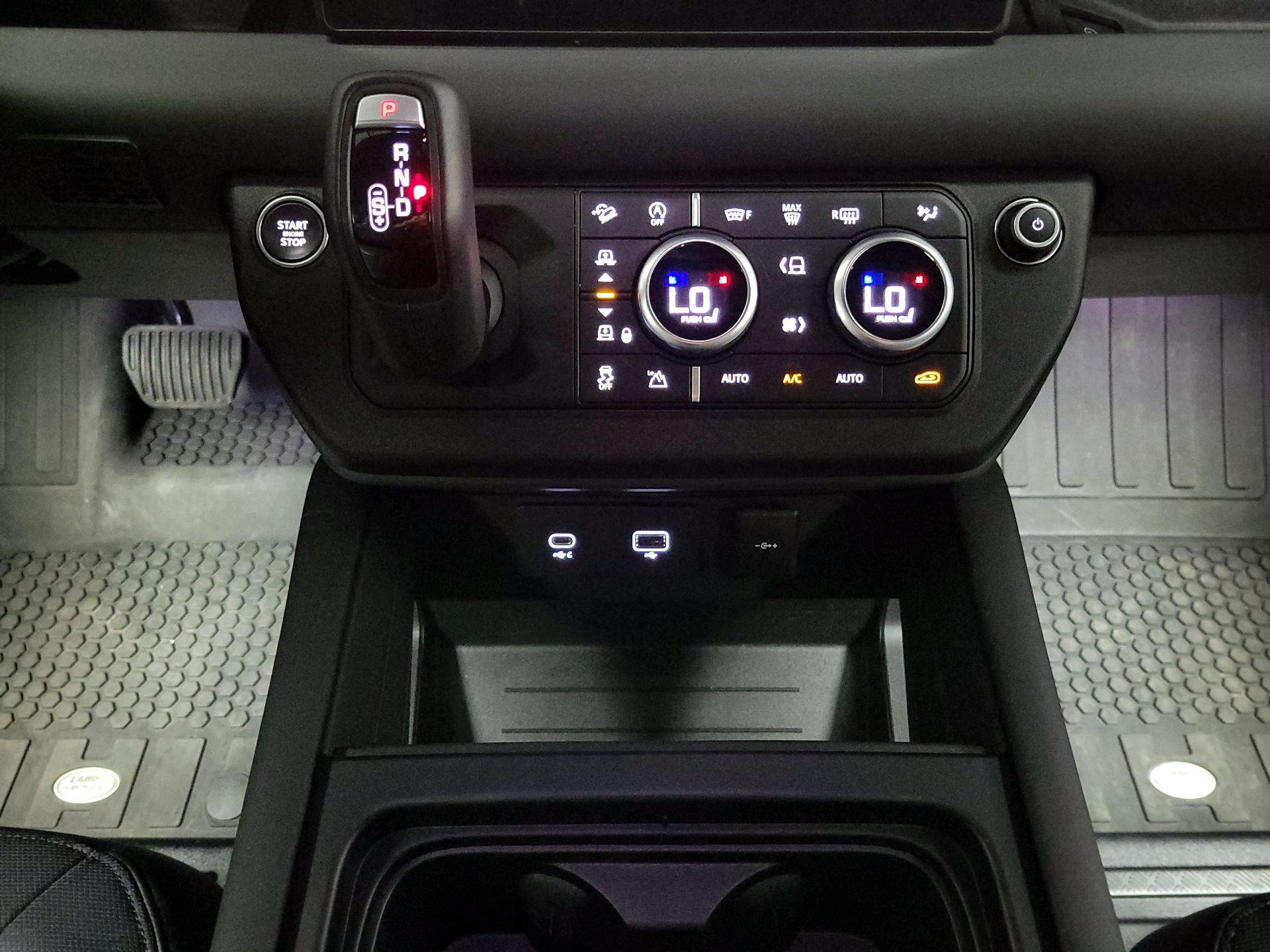 Thumbnail: 2024 Land Rover Defender - 18