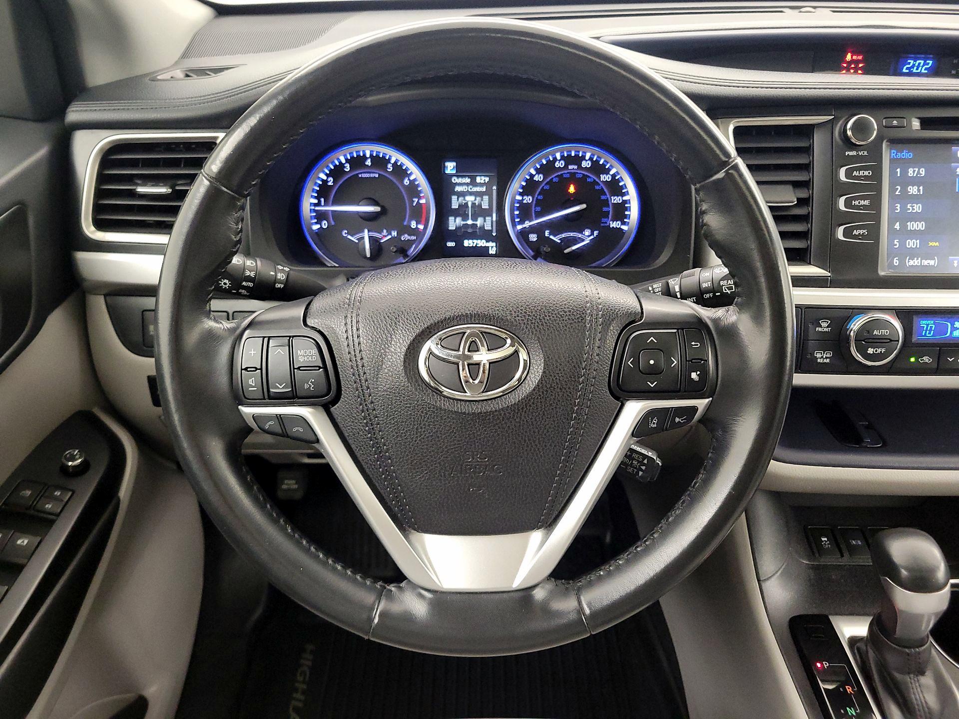 Thumbnail: 2019 Toyota Highlander - 10