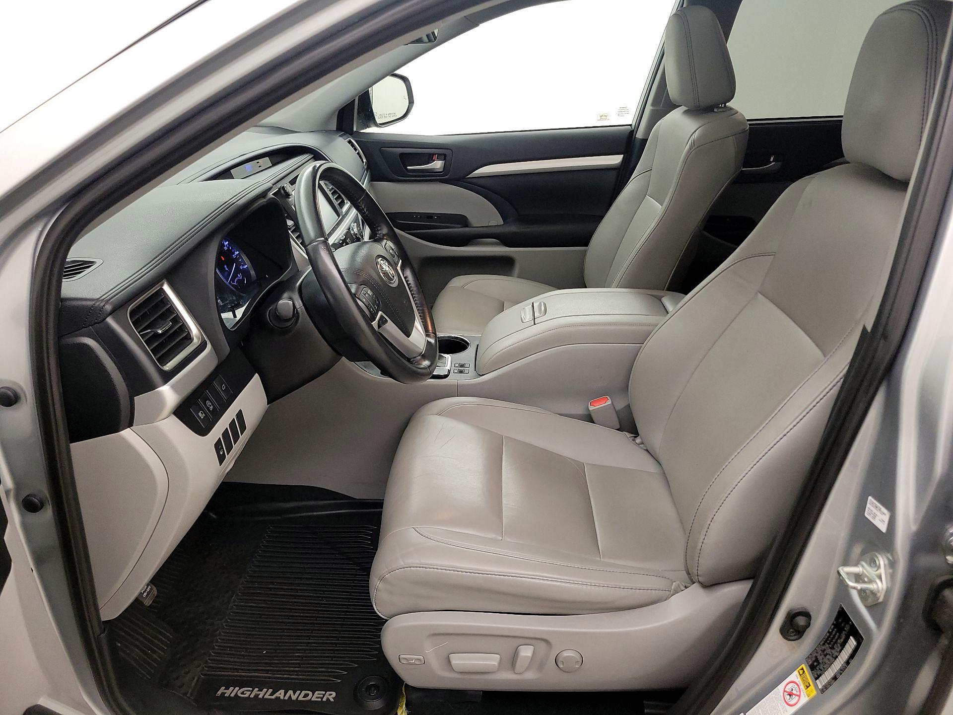 Thumbnail: 2019 Toyota Highlander - 11