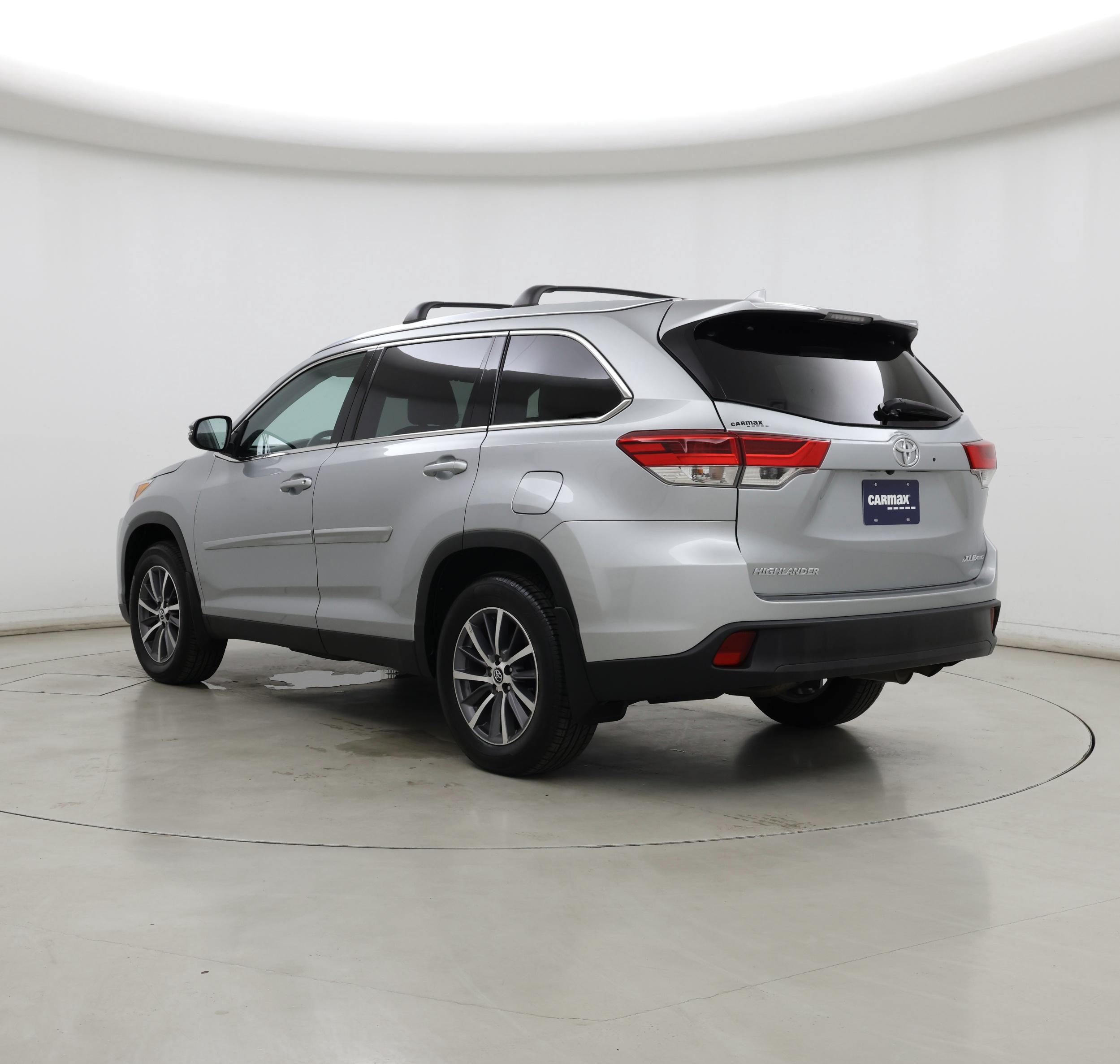 Thumbnail: 2019 Toyota Highlander - 2