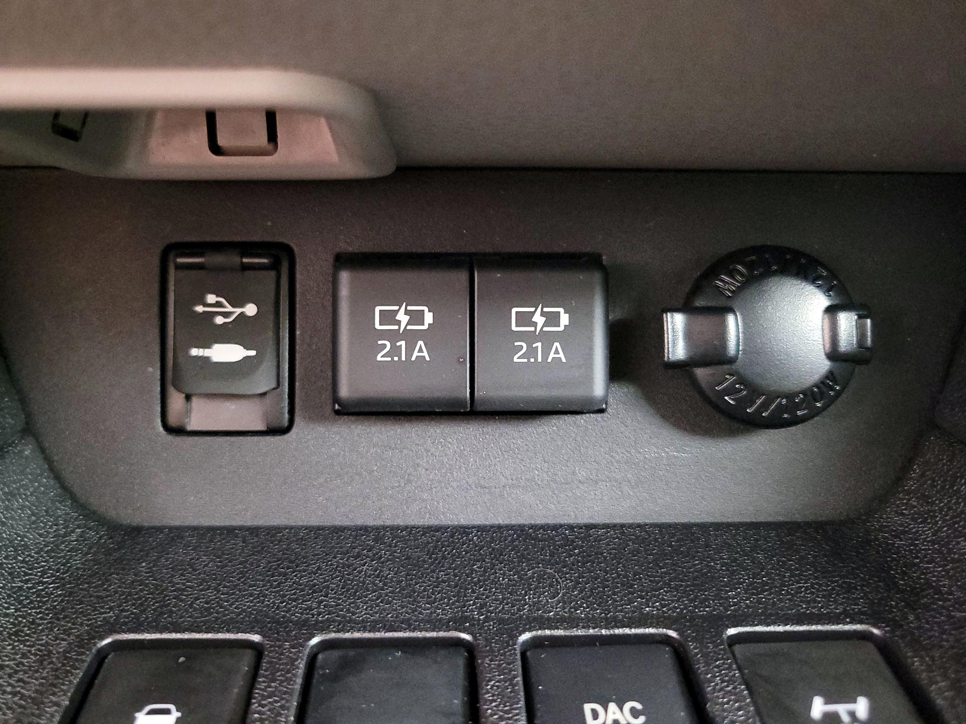 Thumbnail: 2019 Toyota Highlander - 19