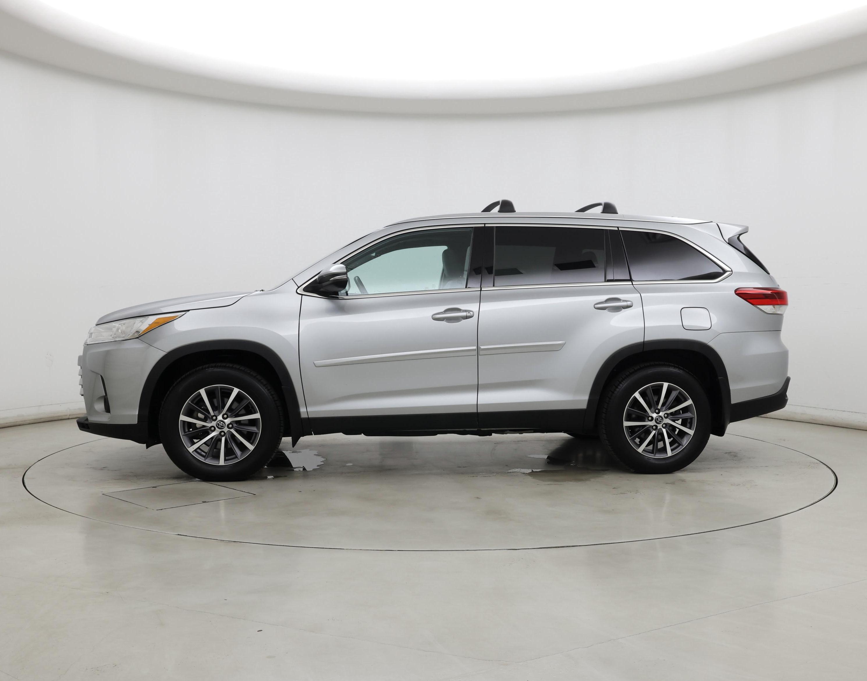 Thumbnail: 2019 Toyota Highlander - 3