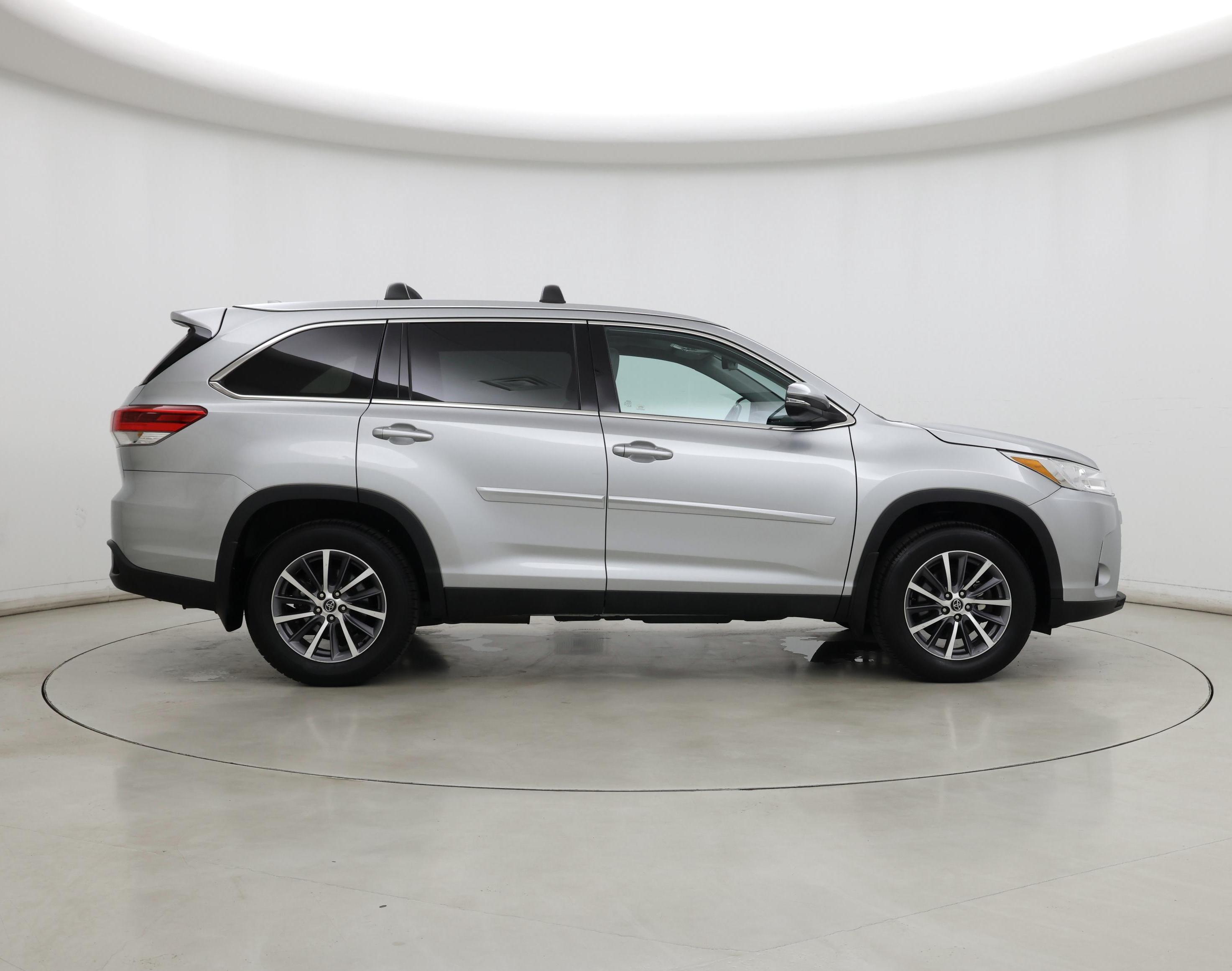 Thumbnail: 2019 Toyota Highlander - 7