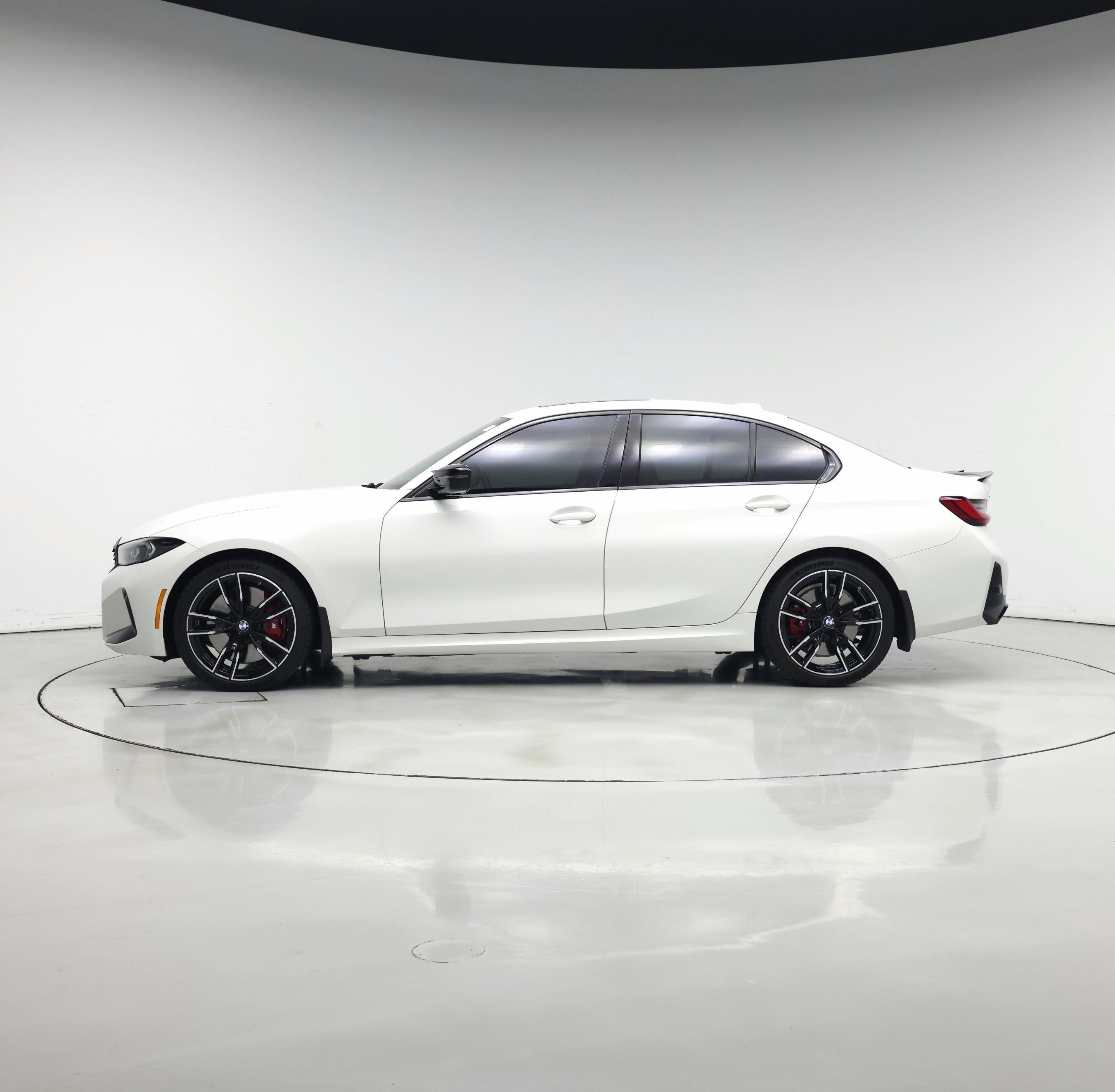 Thumbnail: 2024 BMW 3 Series - 3