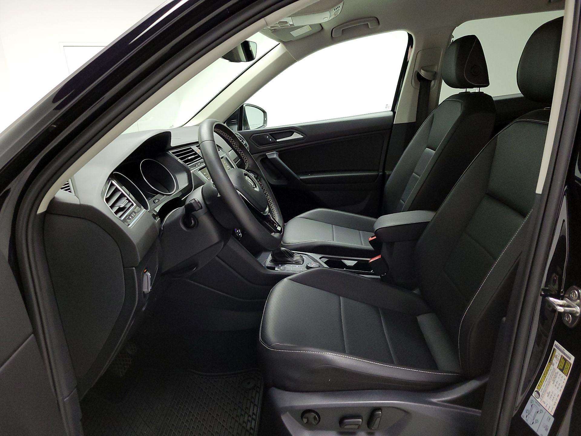 Thumbnail: 2021 Volkswagen Tiguan - 11