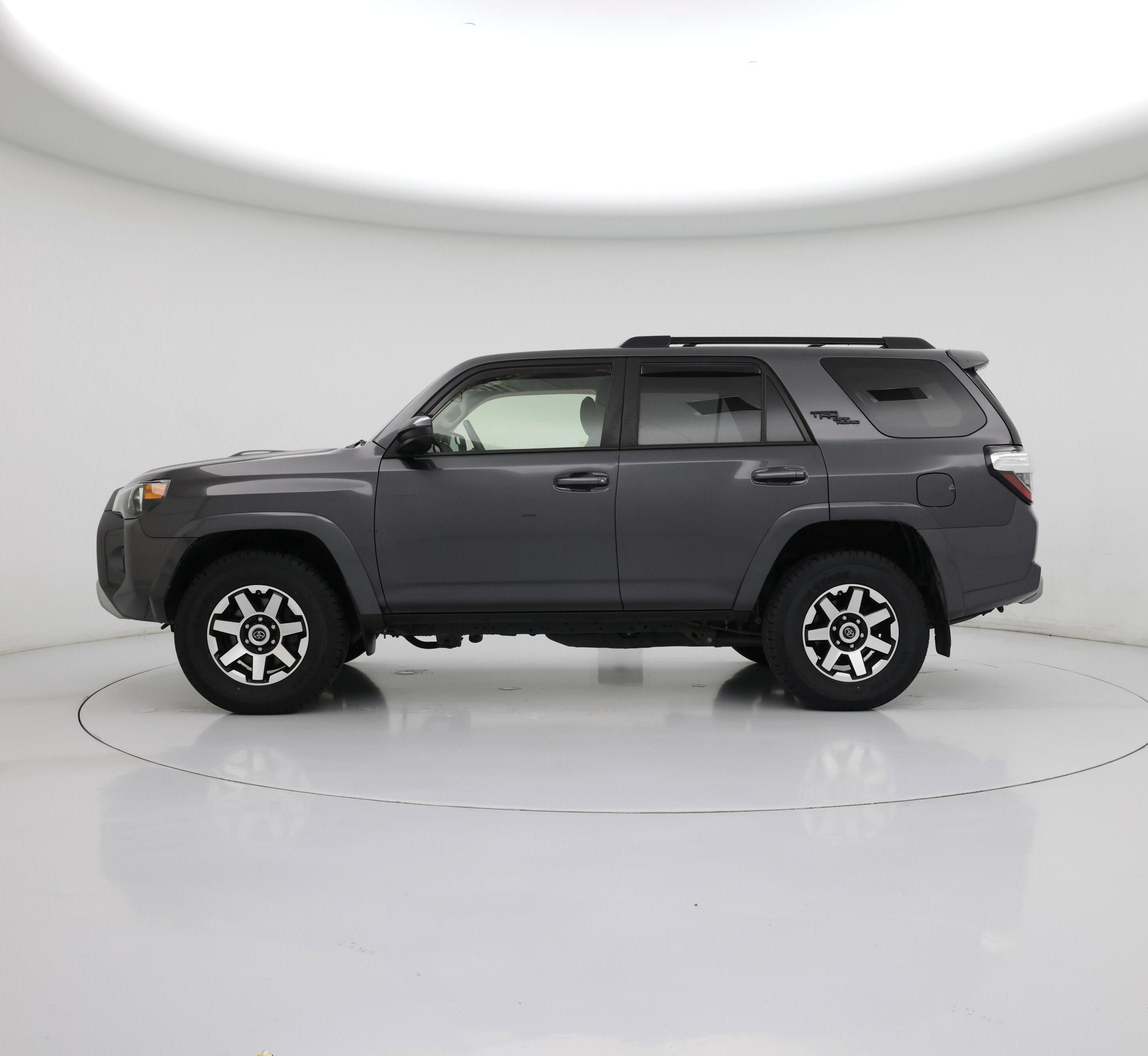Thumbnail: 2019 Toyota 4Runner - 3