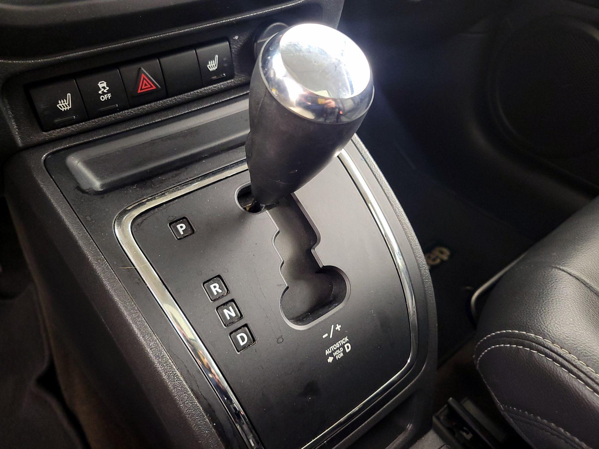 Thumbnail: 2015 Jeep Patriot - 16