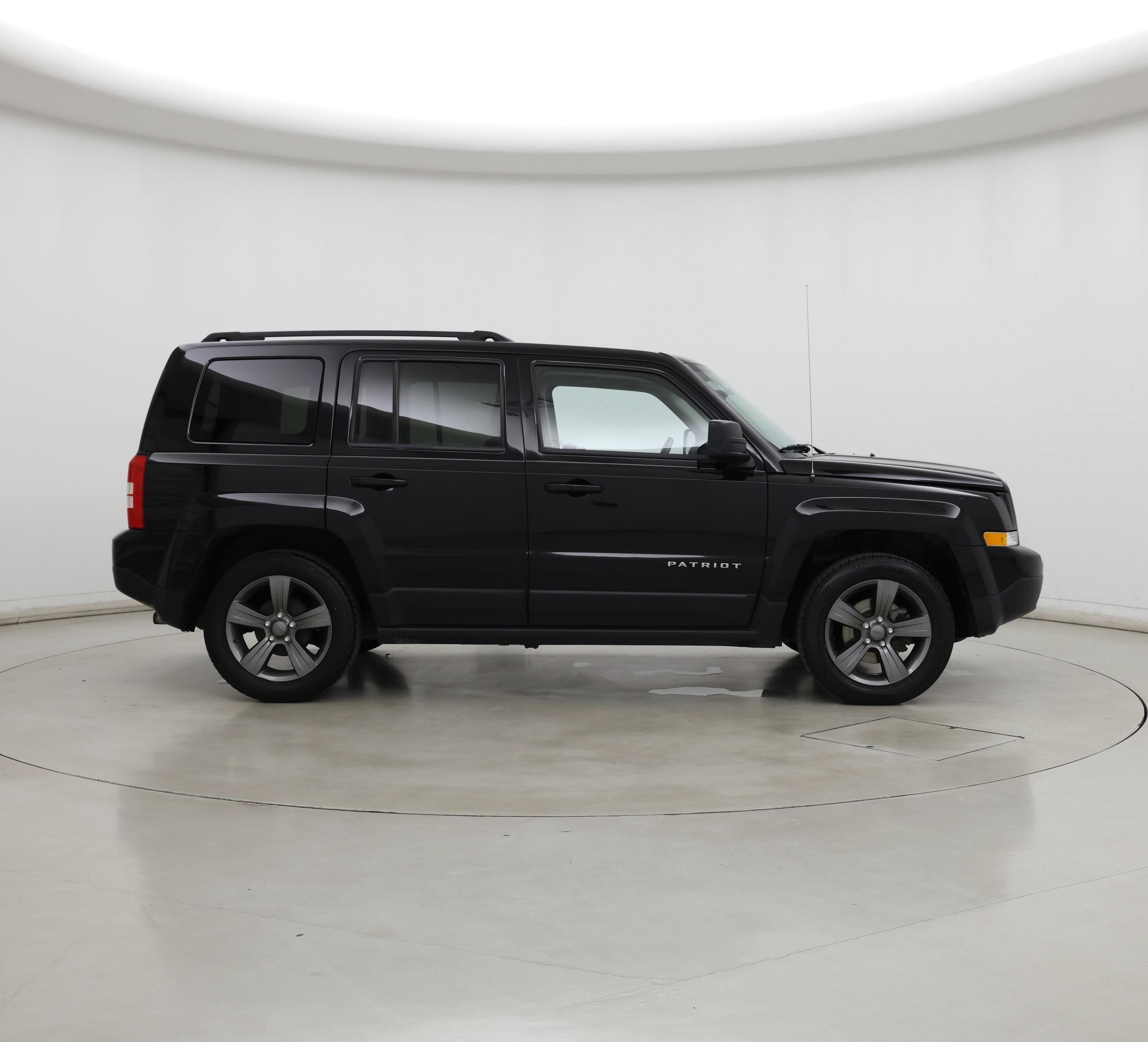 Thumbnail: 2015 Jeep Patriot - 7