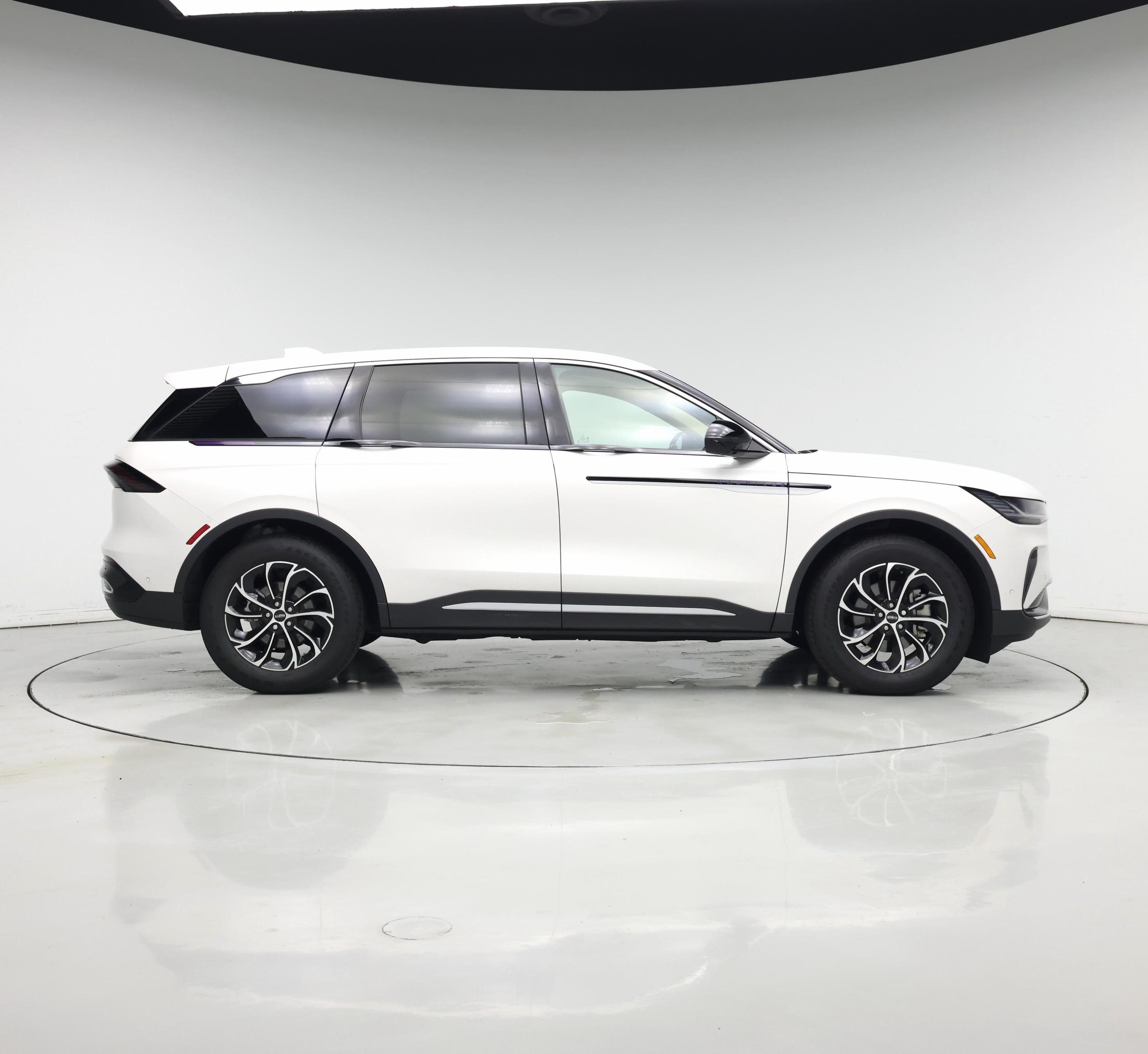 Thumbnail: 2024 Lincoln Nautilus - 7
