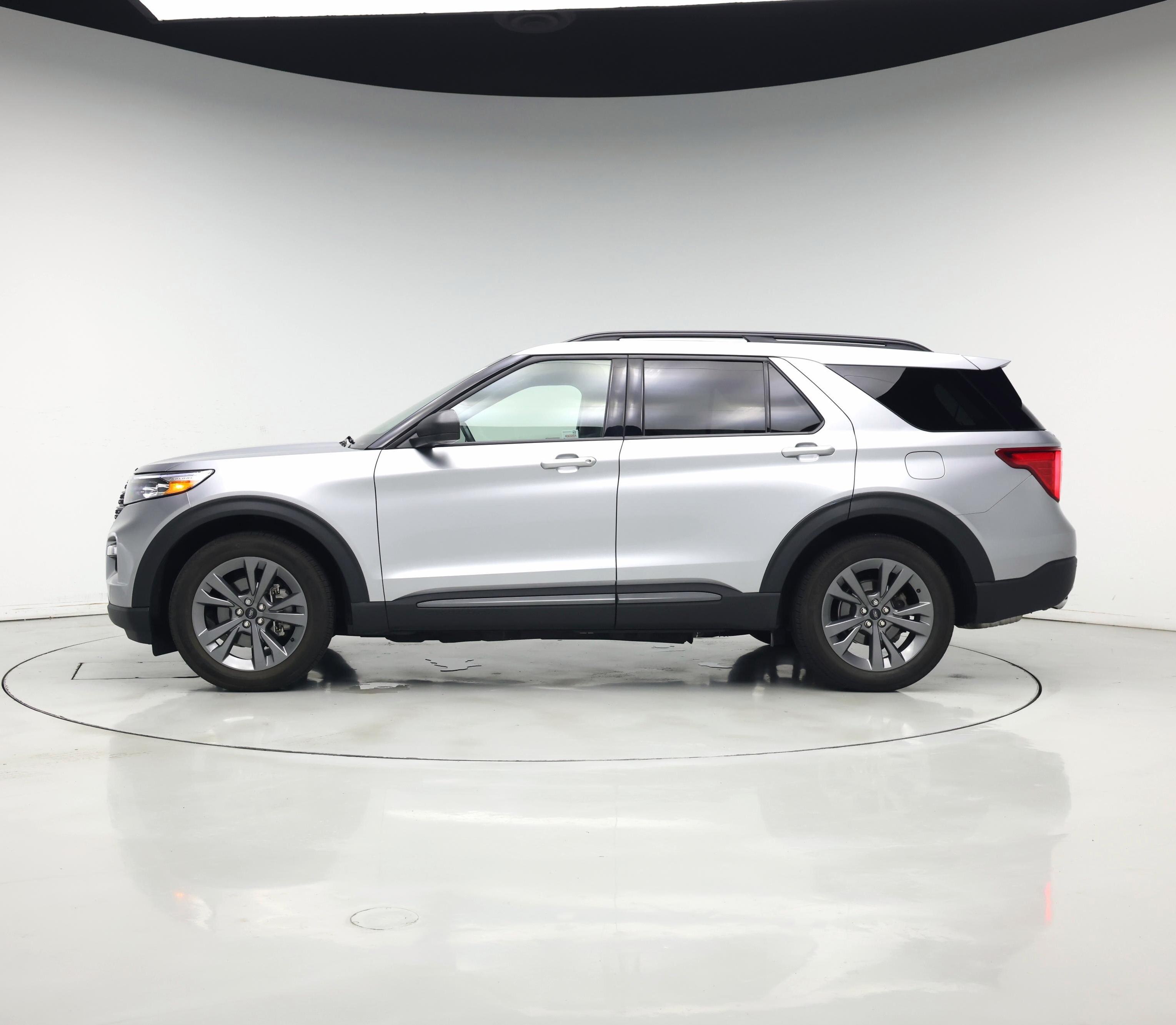 Thumbnail: 2021 Ford Explorer - 3