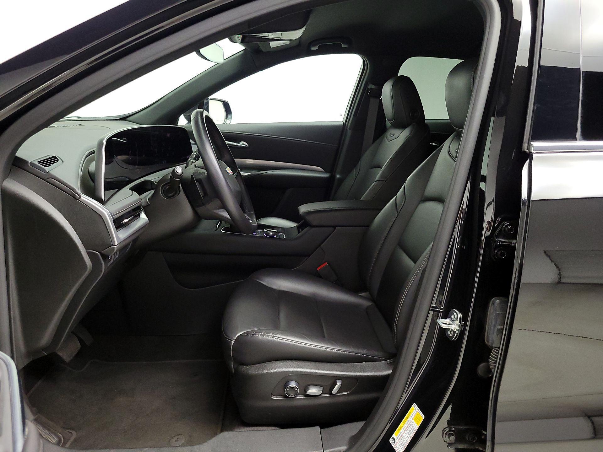 Thumbnail: 2024 Cadillac XT4 - 11