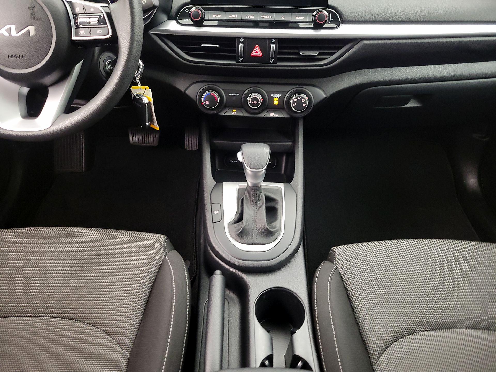 Thumbnail: 2023 Kia Forte - 17