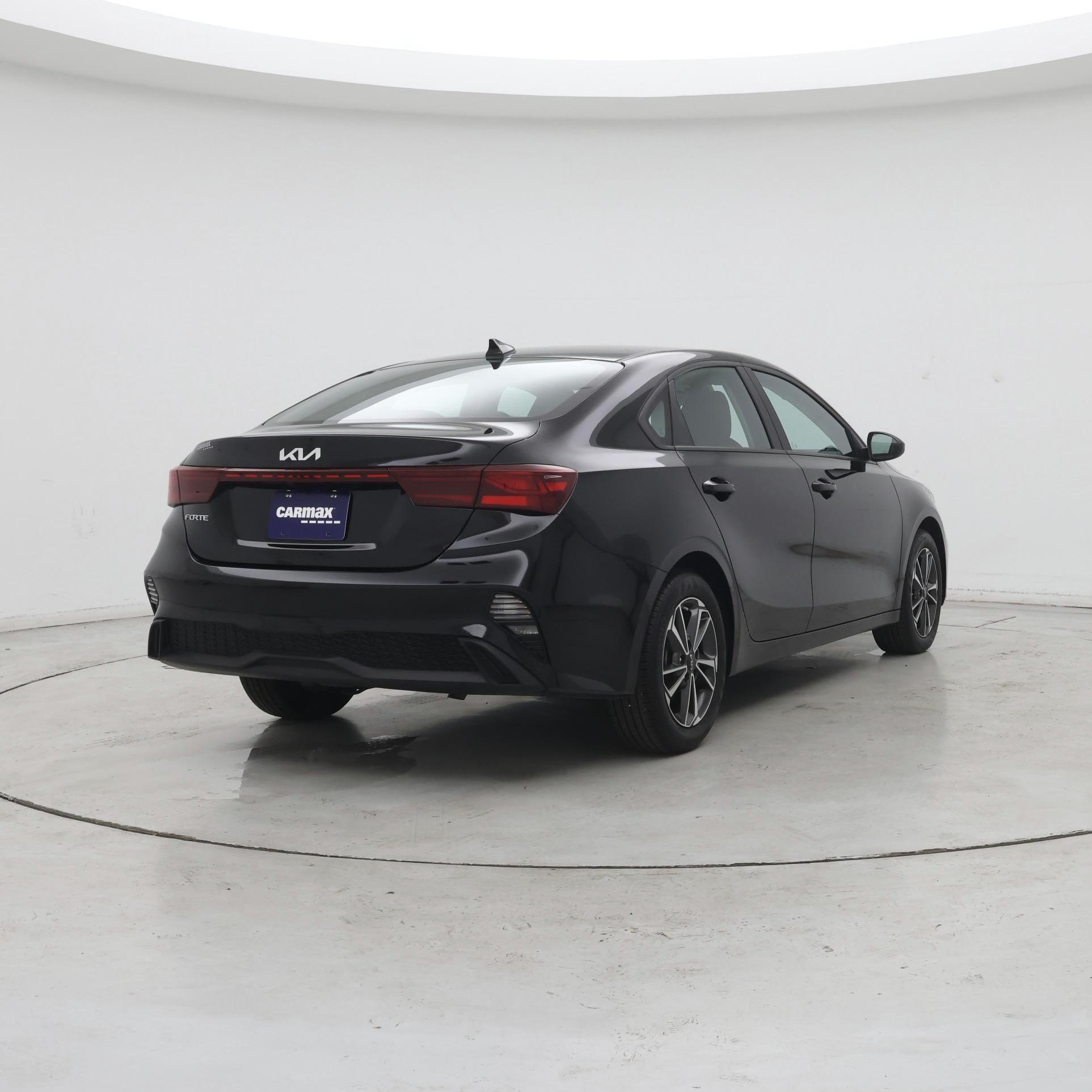 Thumbnail: 2023 Kia Forte - 8