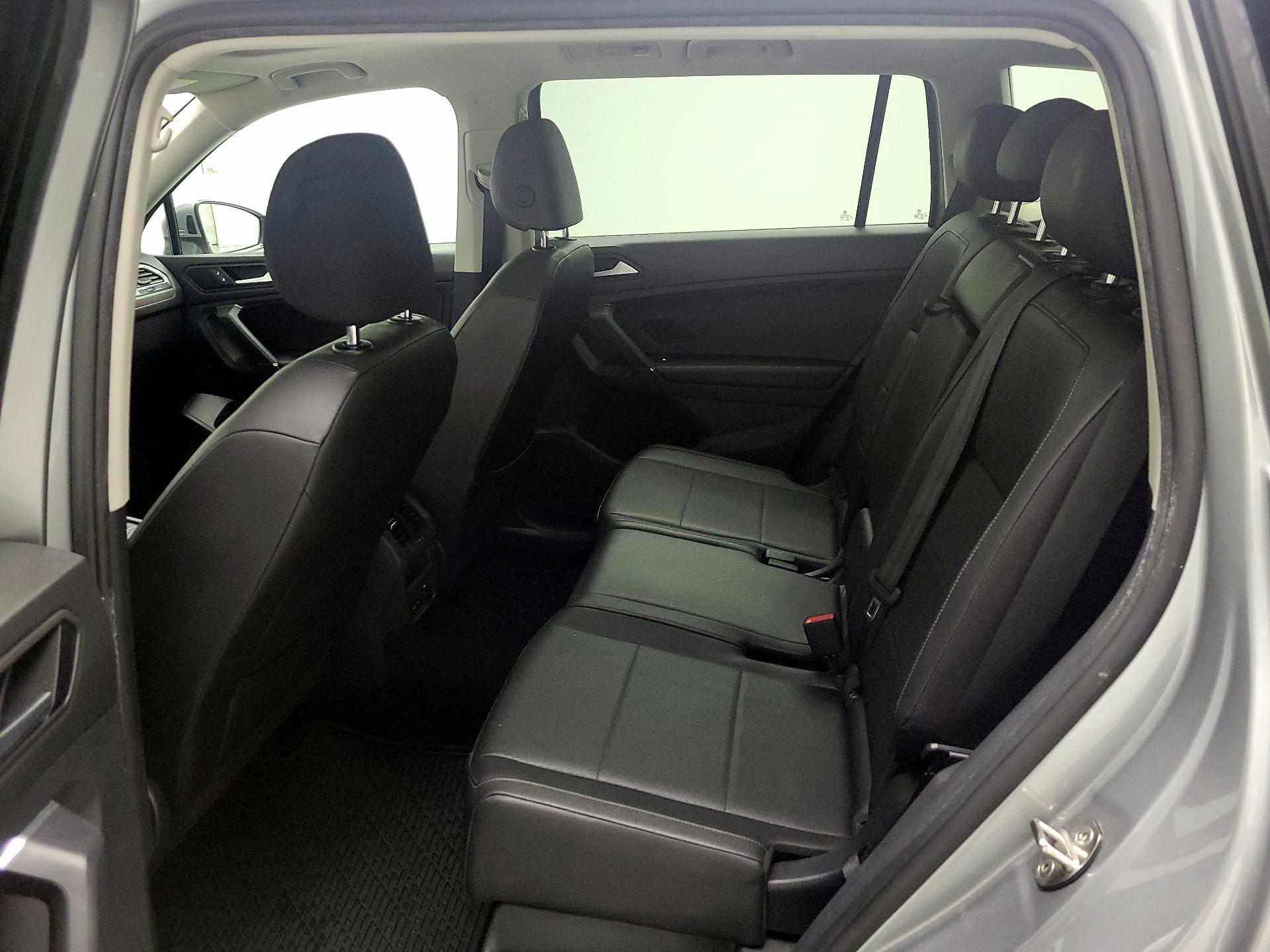 Thumbnail: 2020 Volkswagen Tiguan - 17