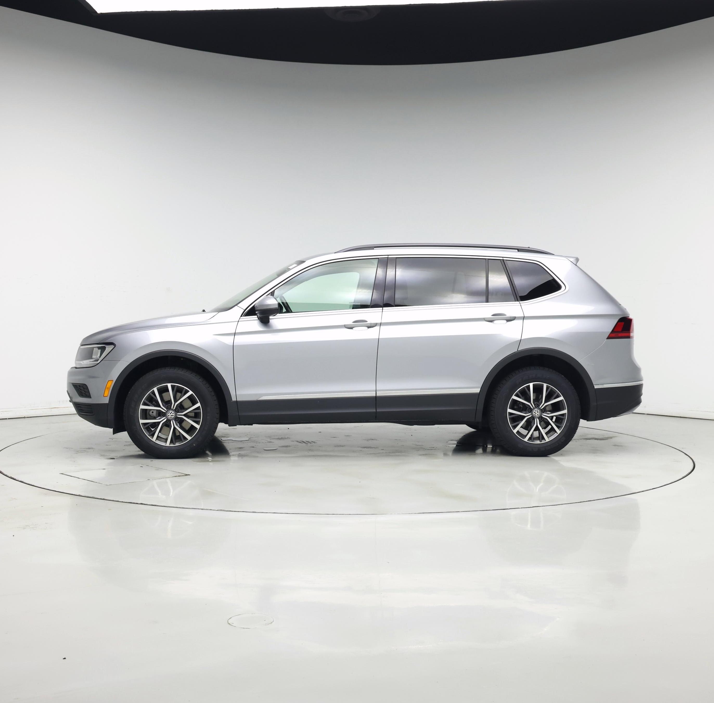 Thumbnail: 2020 Volkswagen Tiguan - 3