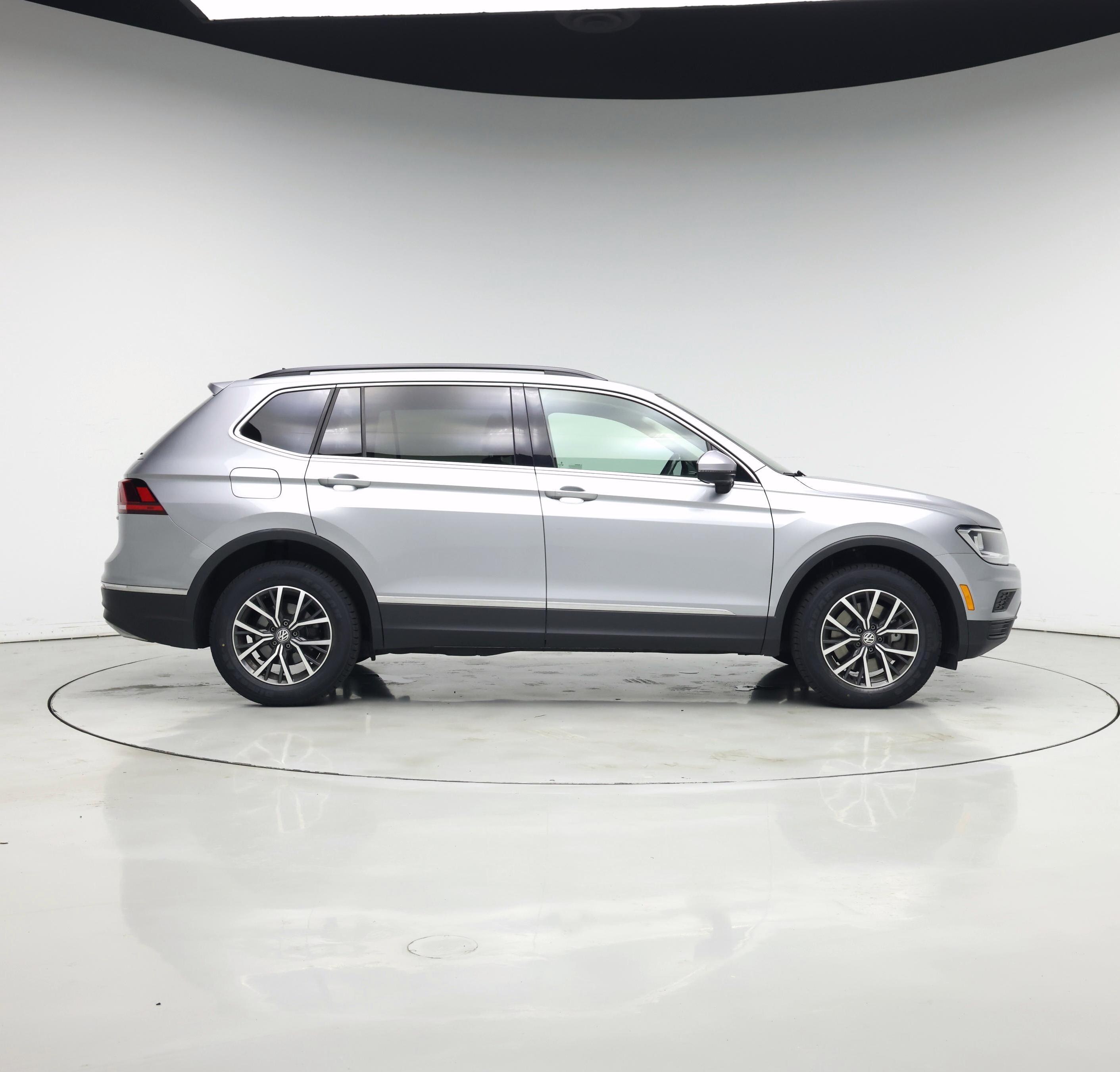 Thumbnail: 2020 Volkswagen Tiguan - 7